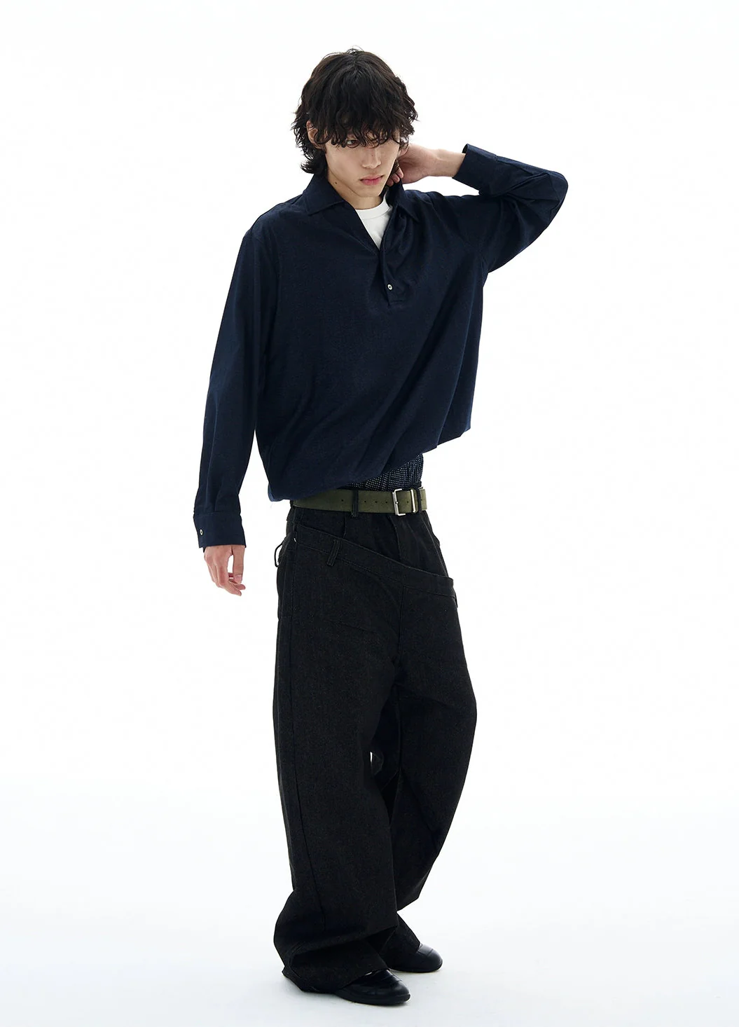 Asymmetric Overlap Yoke Seam Wide-Leg Jeans - Image 5