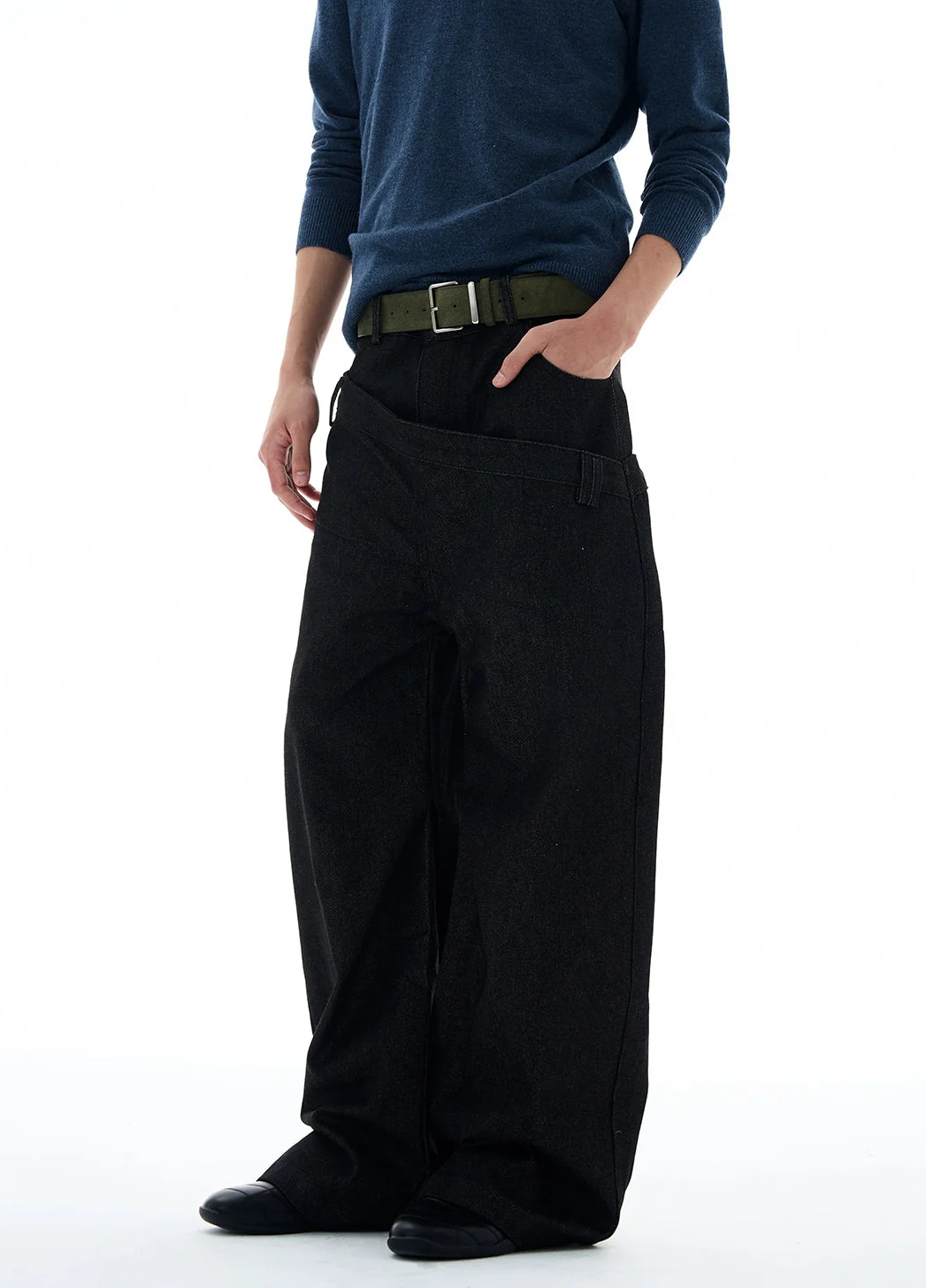 Asymmetric Overlap Yoke Seam Wide-Leg Jeans - Image 8
