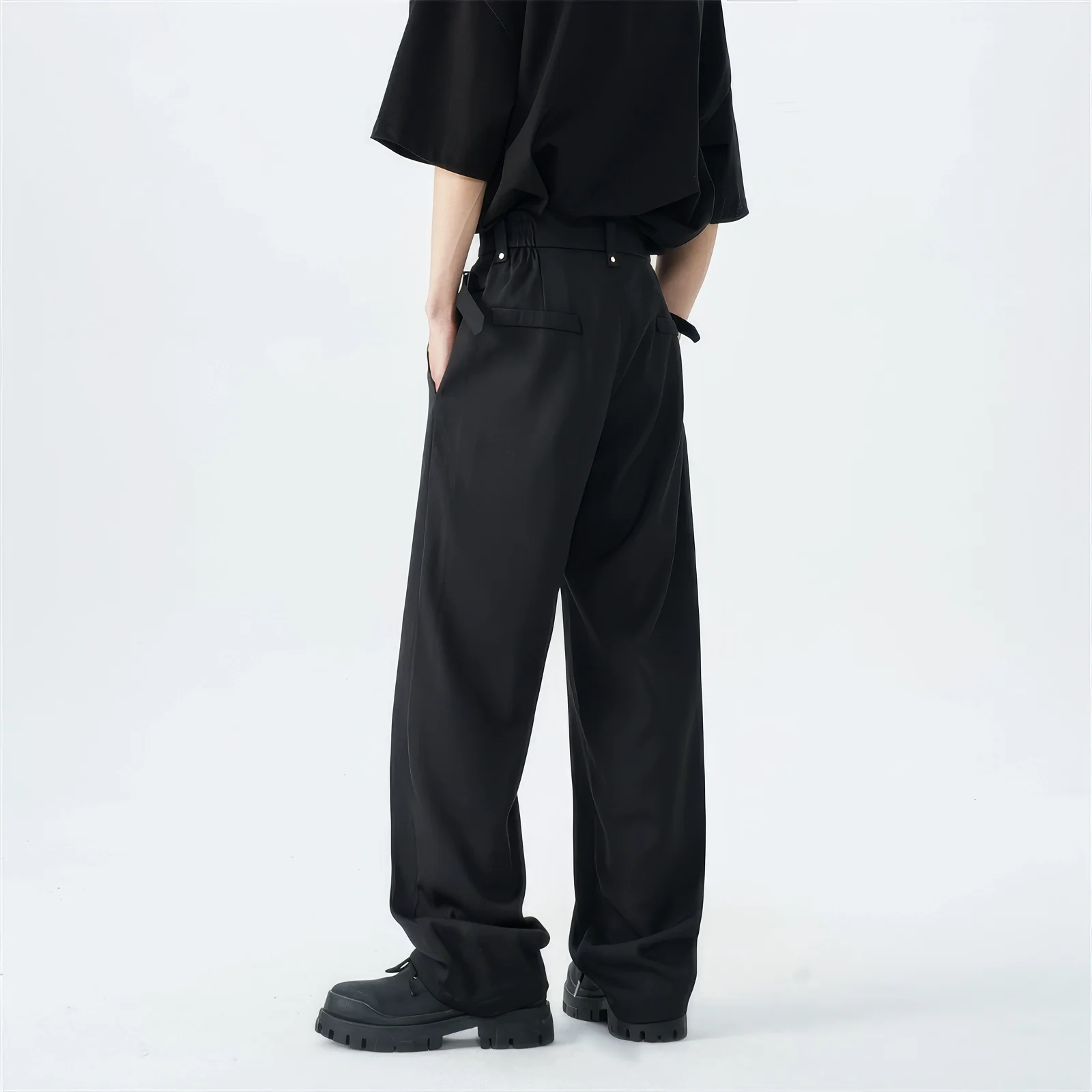 Belted Pleated Lightweight Trousers with Side Pockets - Image 7