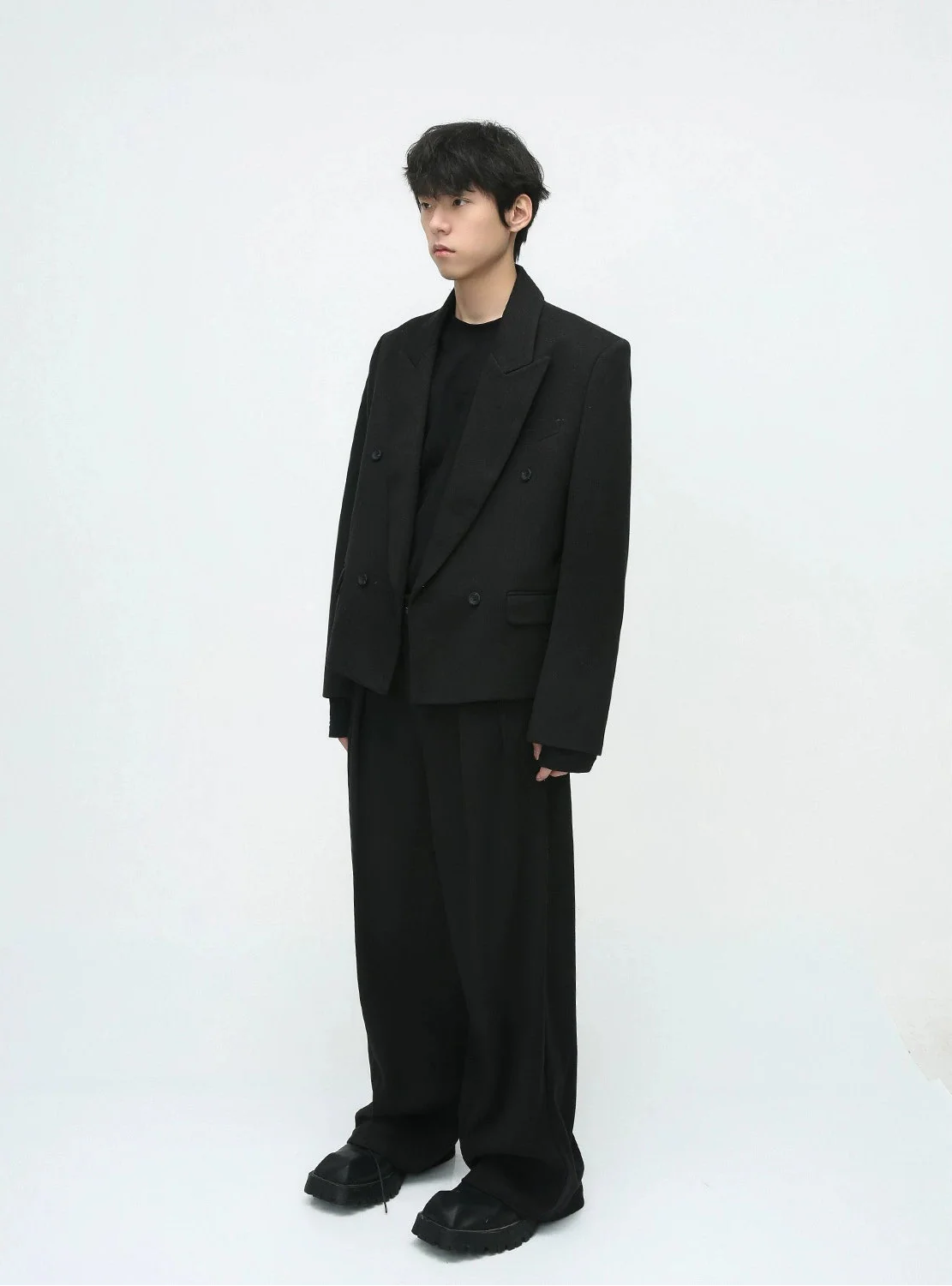 Boxy Low-Lapel Double-Breasted Relaxed Suit Set - Image 4