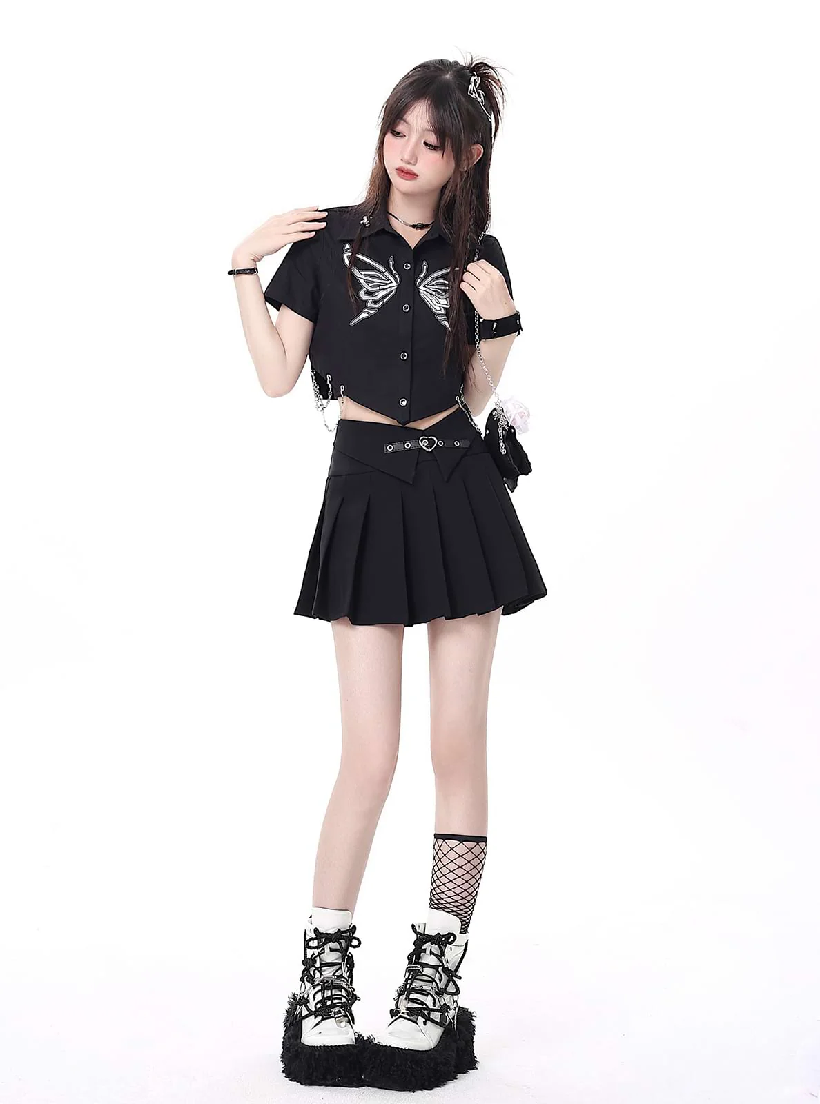Butterfly Print Pointed Hem Cropped Button Shirt with Chain Accessories - Image 6