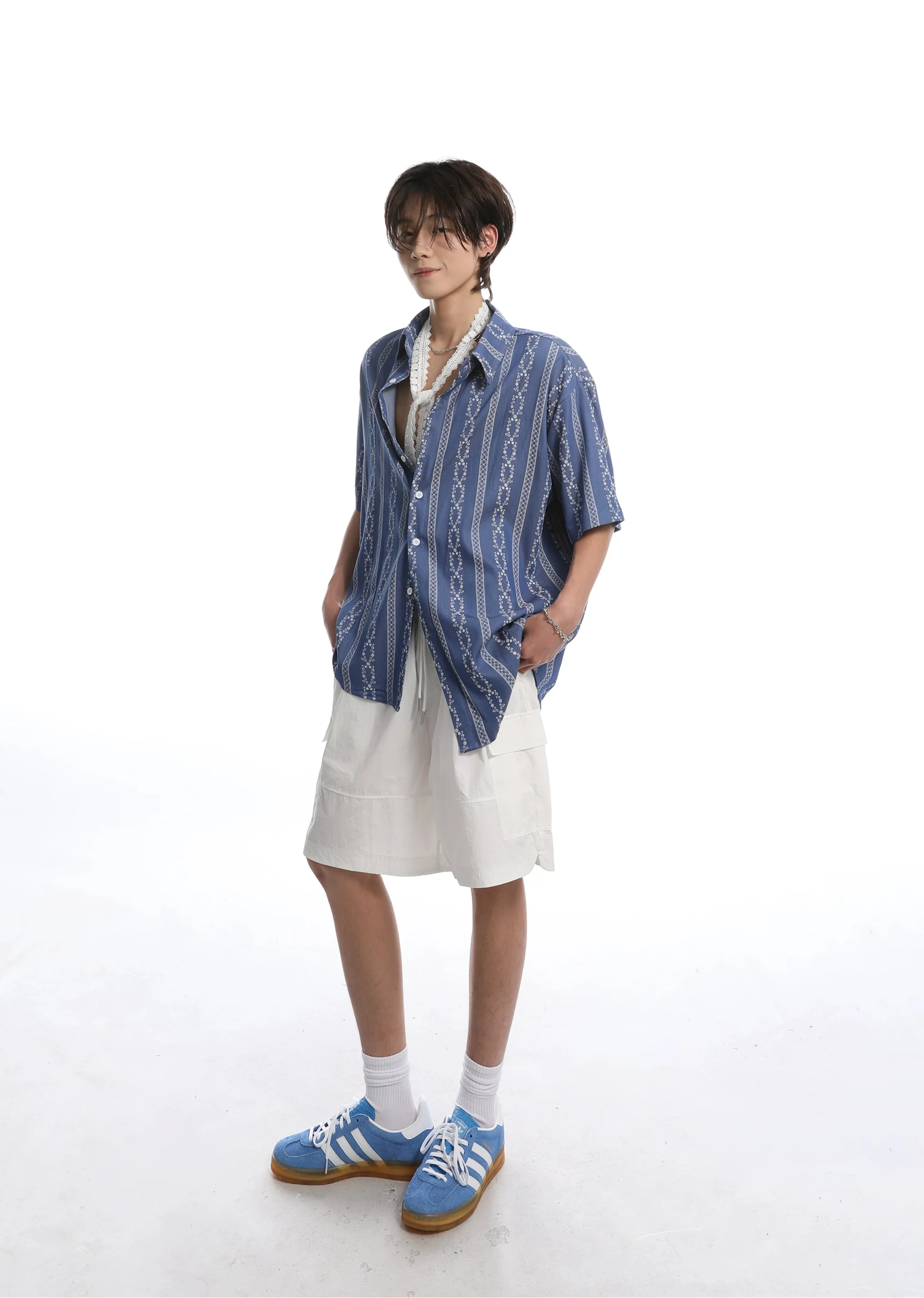 Button-Up Shirt with Vertical Floral Stripe Pattern - Image 2