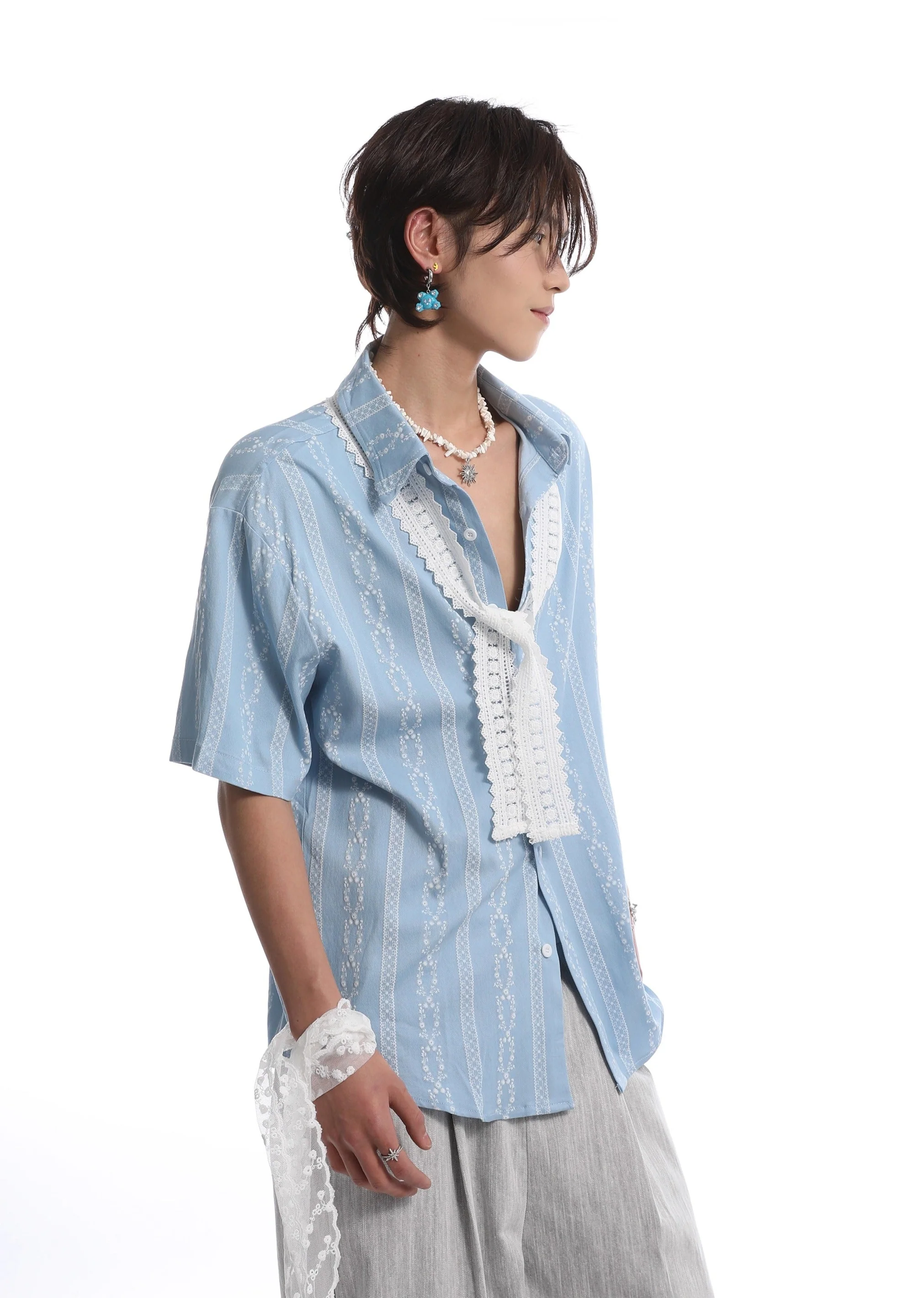 Button-Up Shirt with Vertical Floral Stripe Pattern - Image 7