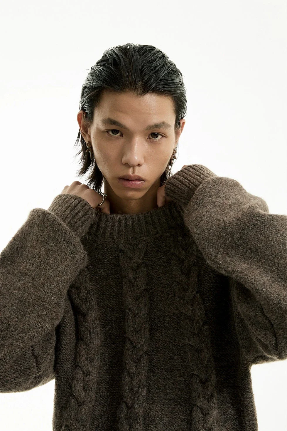 Cable Knit Crewneck Ribbed High-Hem Sweater - Image 4