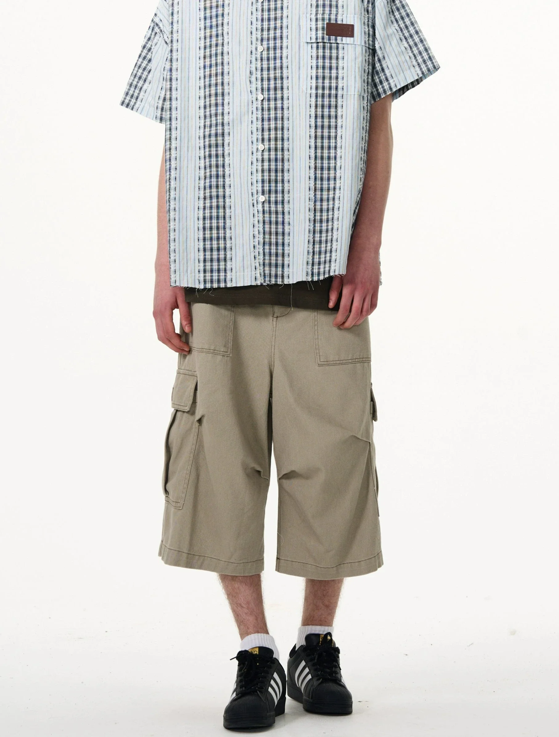 Cargo Pocket Knee-Length Capri Shorts - Image 8