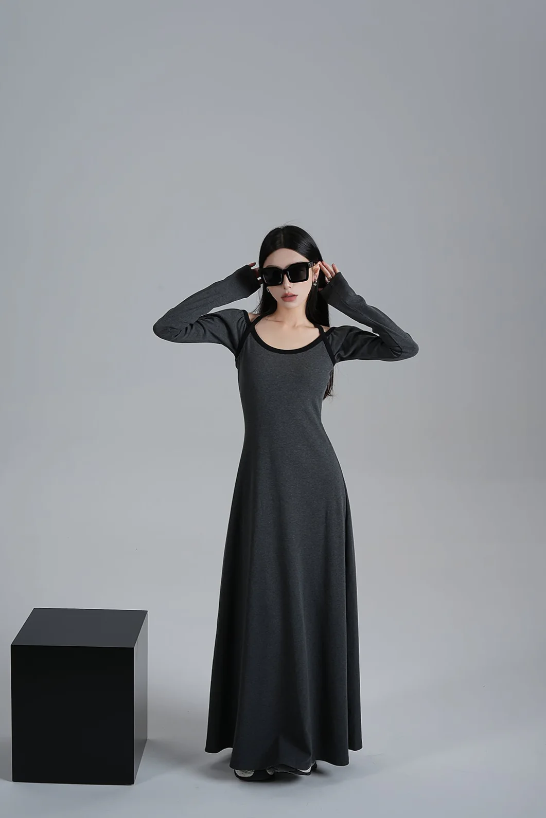 Cold Shoulder Long Sleeve Contrast Trim Maxi Dress - Image 17