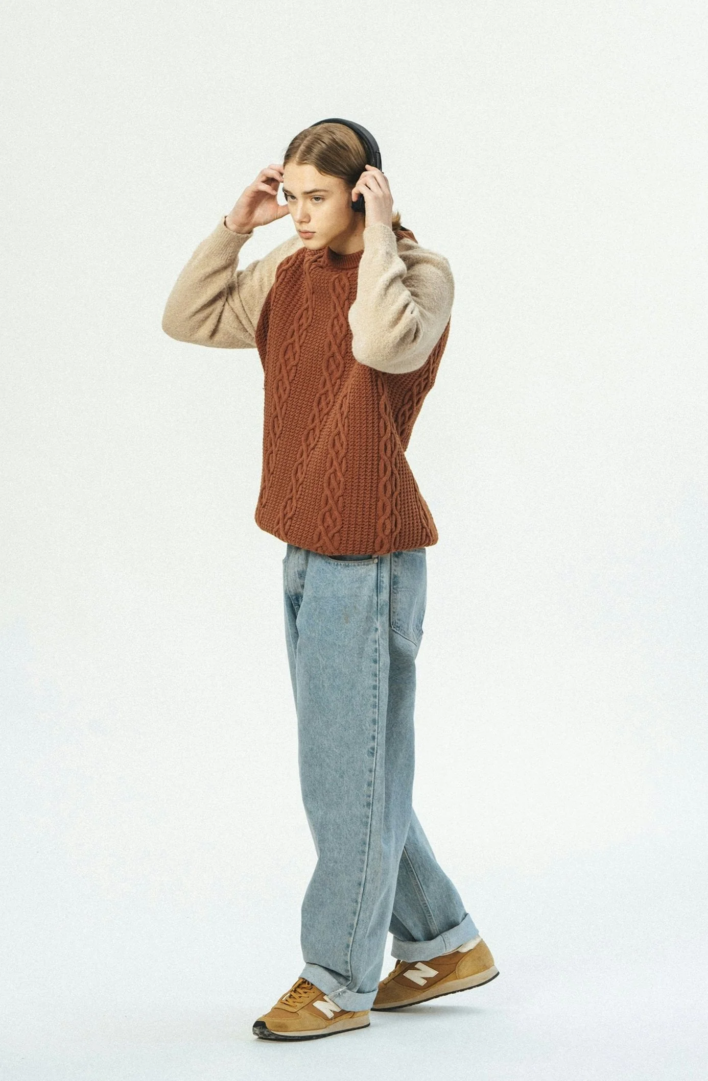 Color Block Cable Knit Crewneck Sweater - Image 11