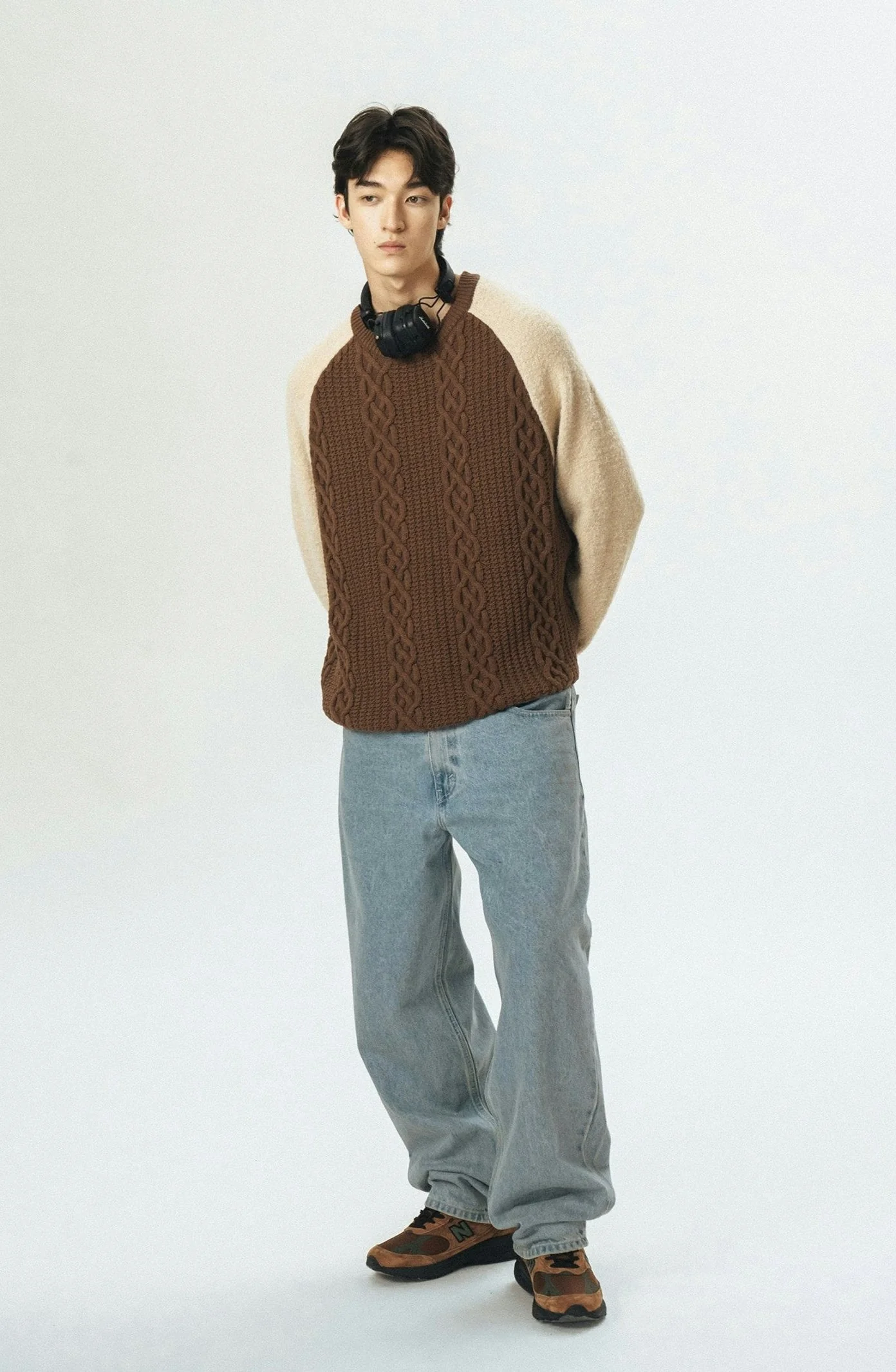 Color Block Cable Knit Crewneck Sweater - Image 17