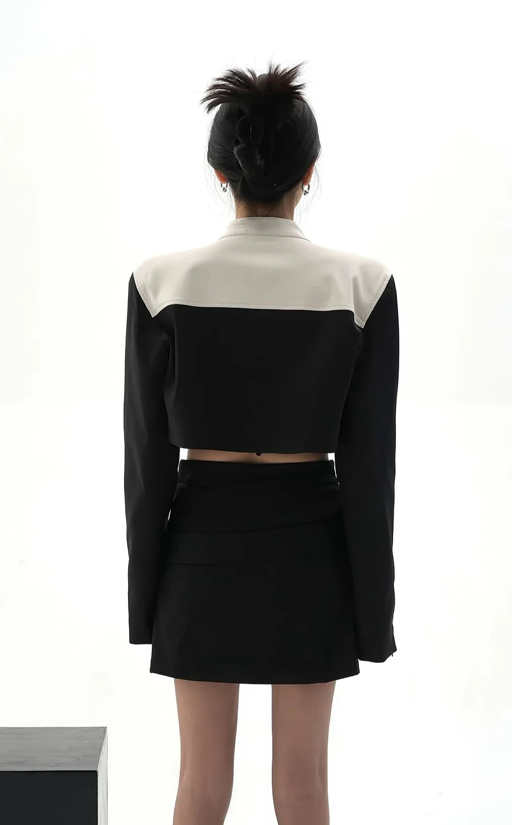 Color Block Cropped Moto Zip Up Jacket - Image 10