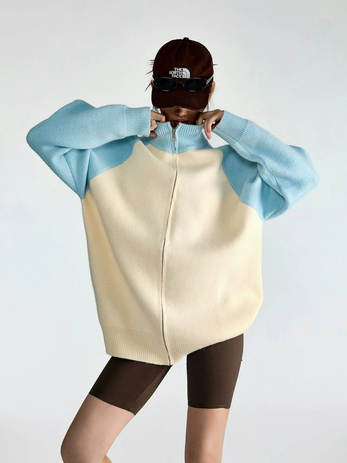 Color Block Zip-up Turtleneck Jacket - Image 10