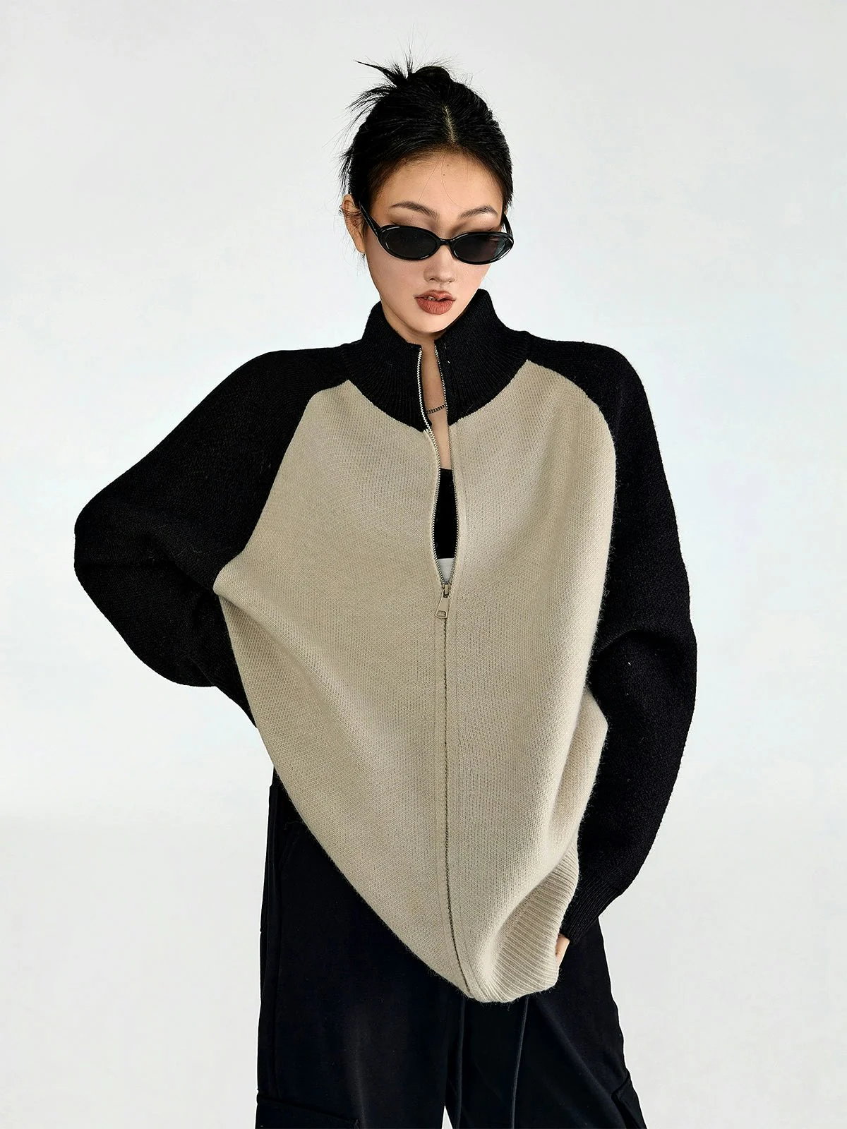 Color Block Zip-up Turtleneck Jacket - Image 2
