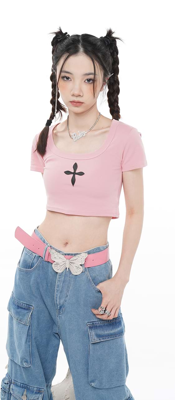Cross Print Cropped Tee - Image 6