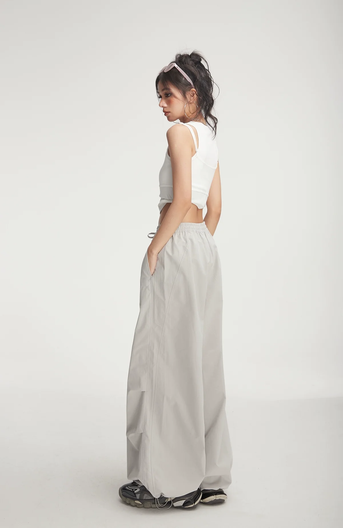 Drawstring Wide-Leg Parachute Jogger Pants - Image 19
