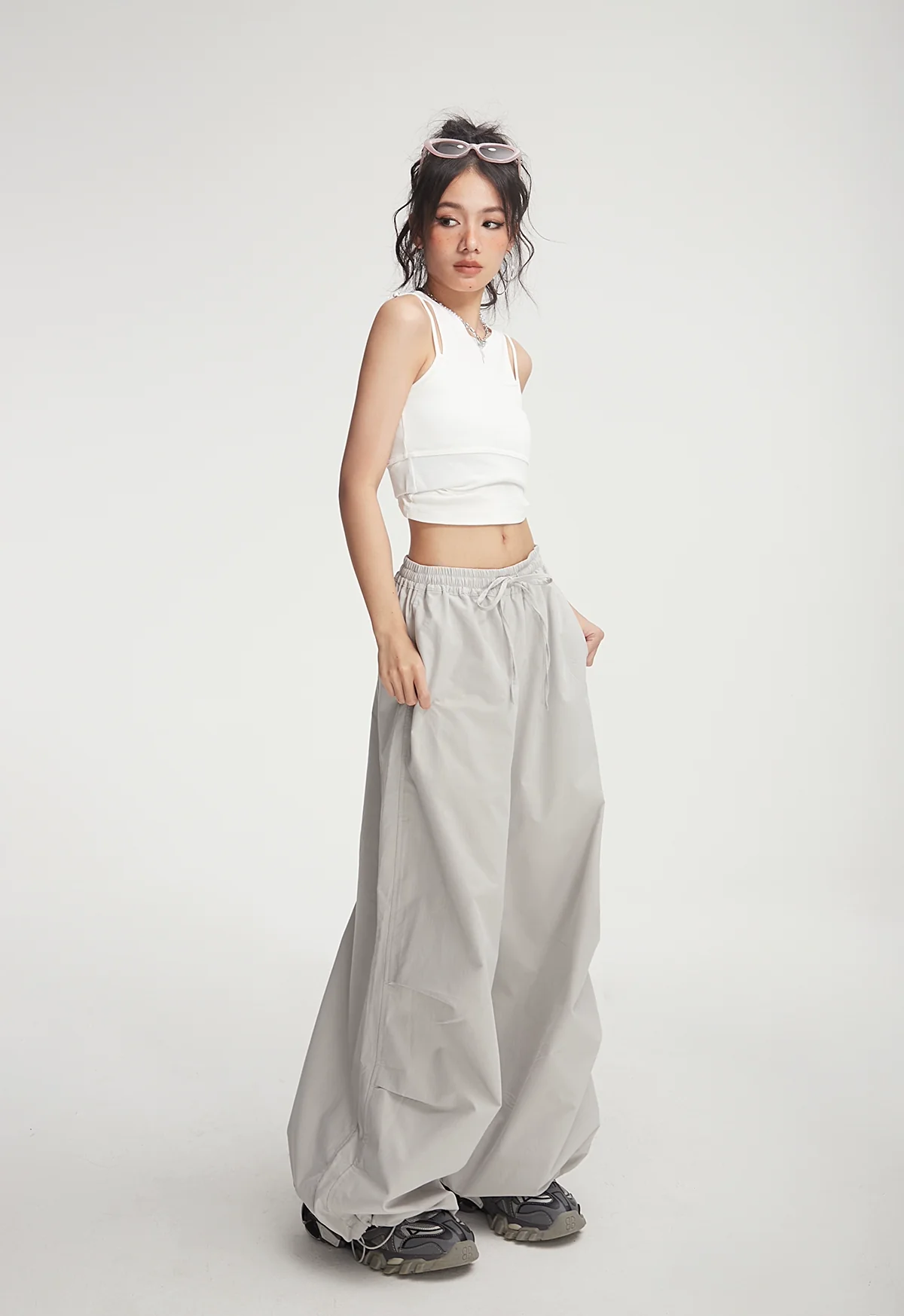 Drawstring Wide-Leg Parachute Jogger Pants - Image 23