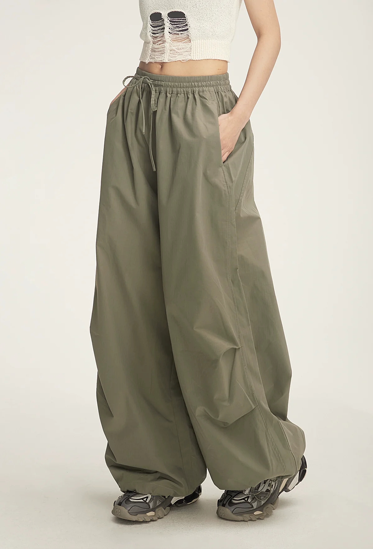 Drawstring Wide-Leg Parachute Jogger Pants - Image 4