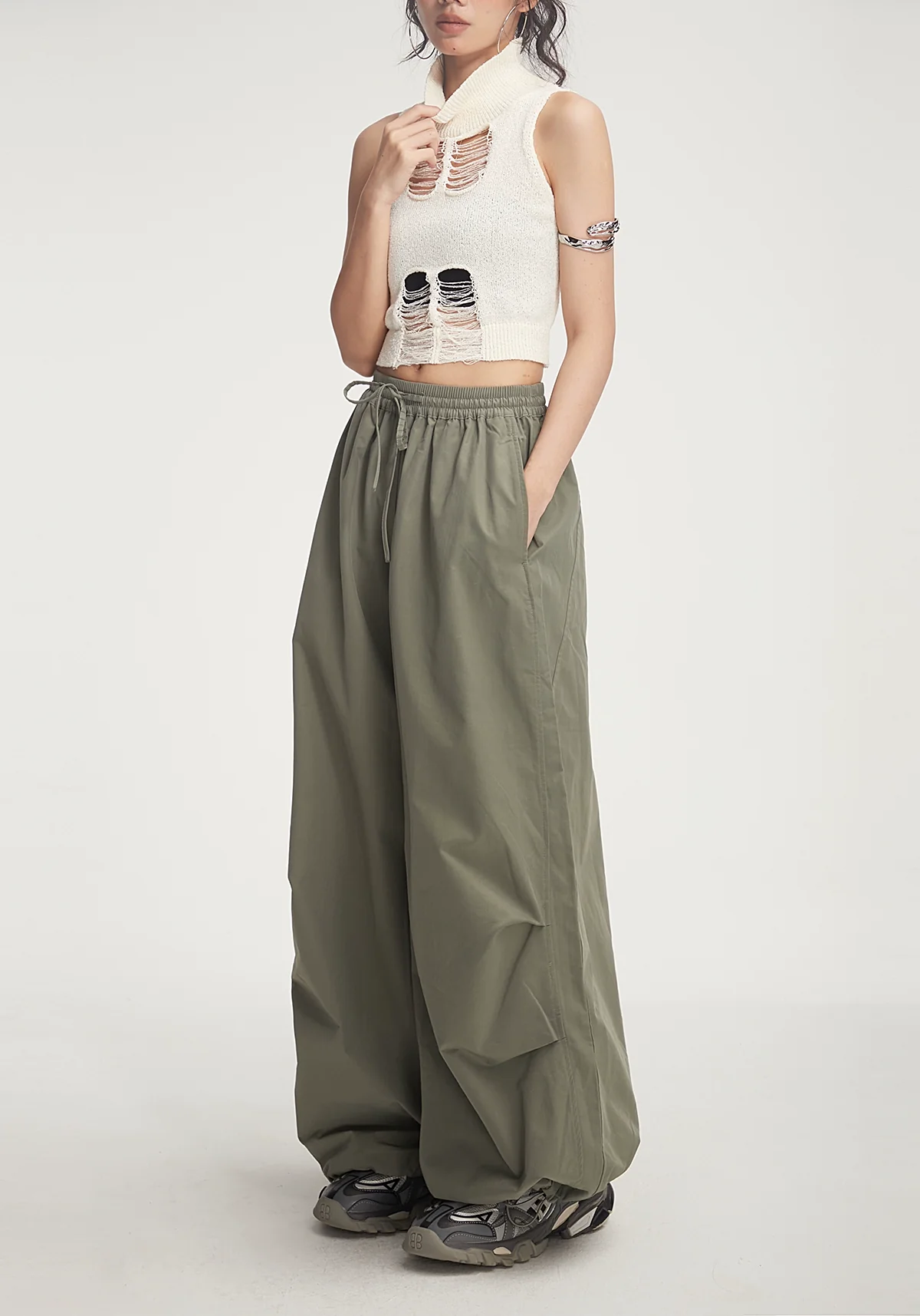 Drawstring Wide-Leg Parachute Jogger Pants - Image 5