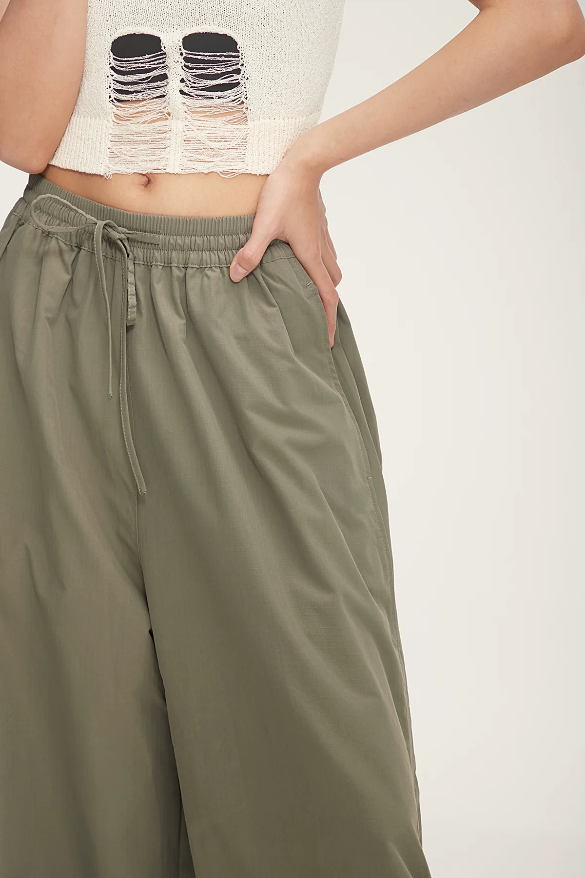 Drawstring Wide-Leg Parachute Jogger Pants - Image 7