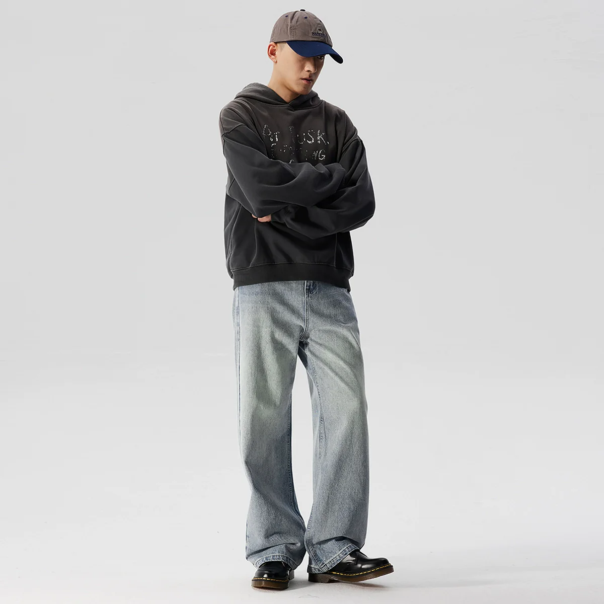 Faded Muted Wash Wide Leg Jeans - Image 4