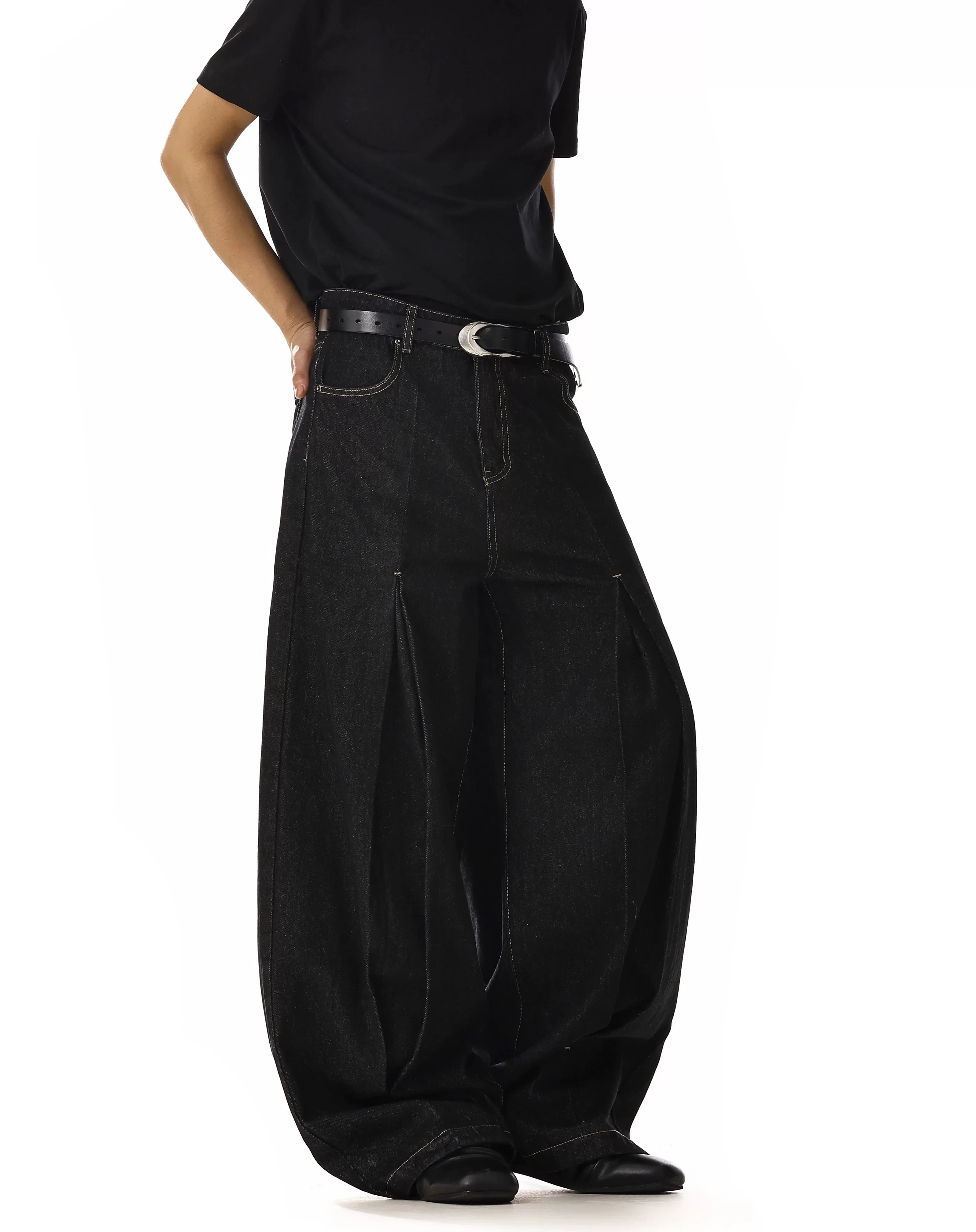 Half-Pleated Dark Wash Contrast Stitch Wide Jeans - Image 3