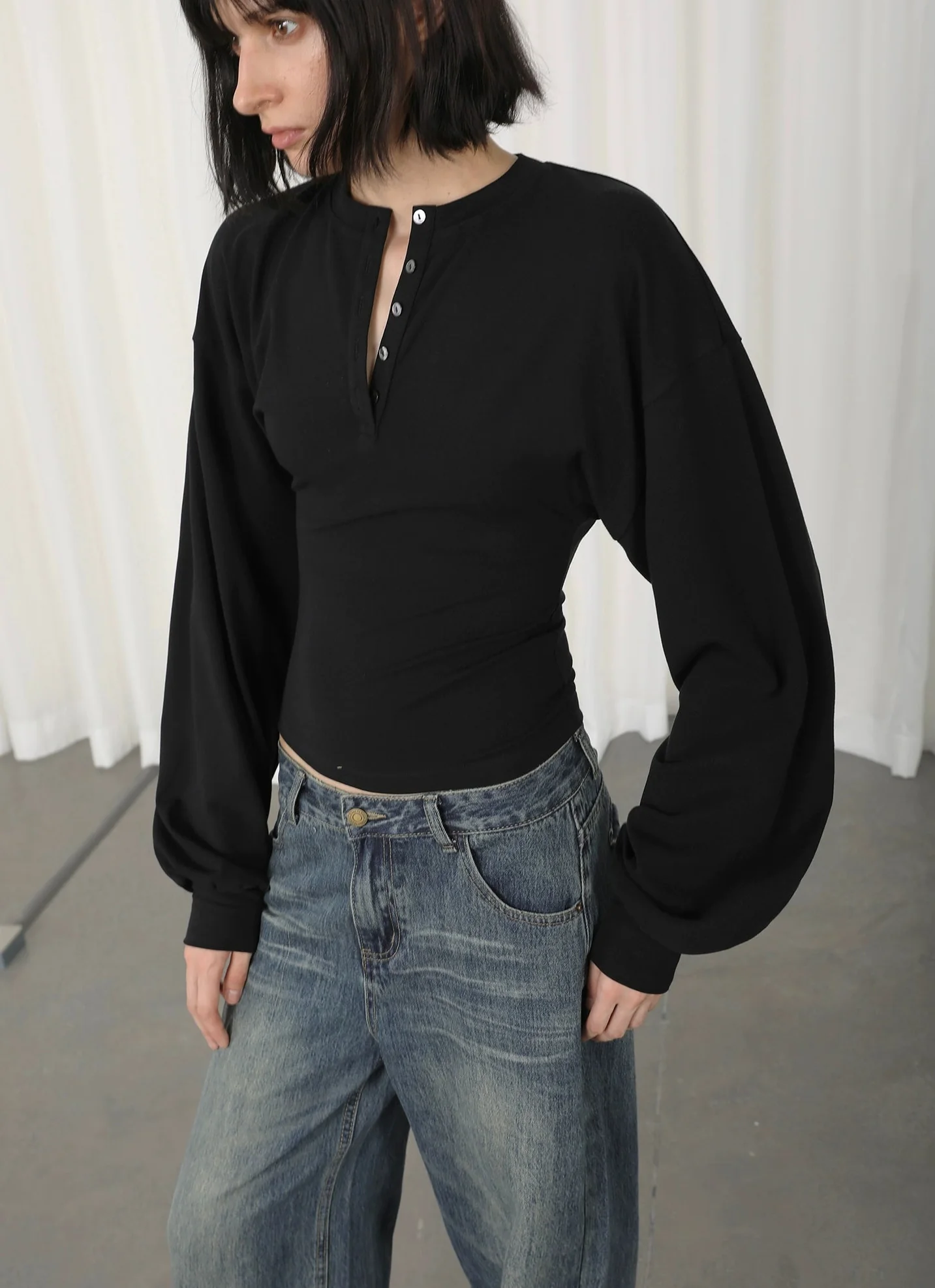 Henley Neck Cinch-Waisted T-Shirt With Balloon Sleeves - Image 6