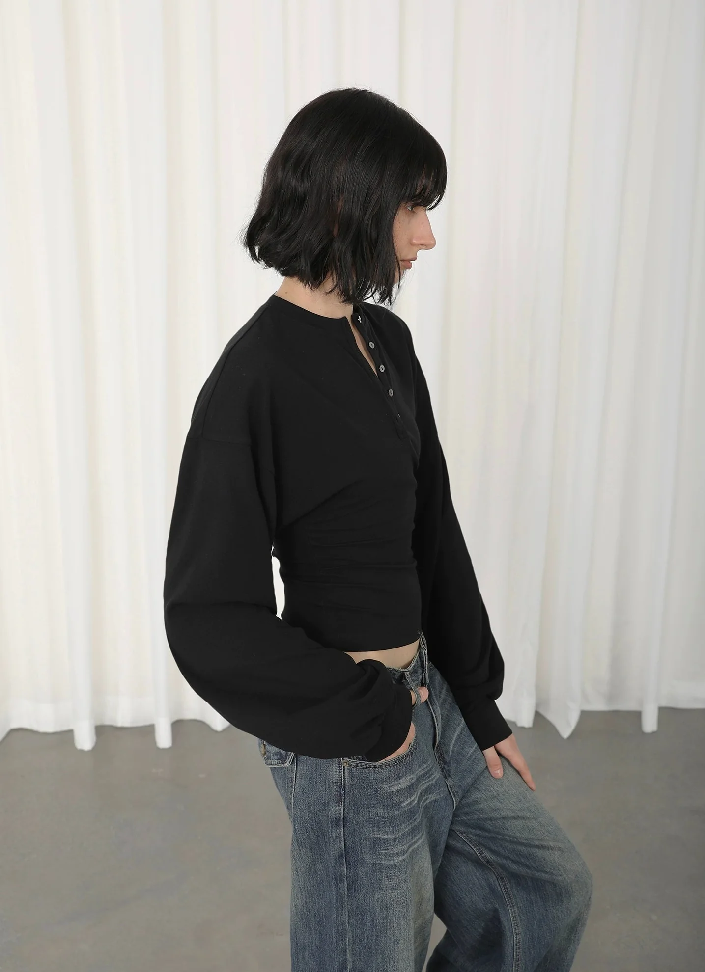Henley Neck Cinch-Waisted T-Shirt With Balloon Sleeves - Image 7