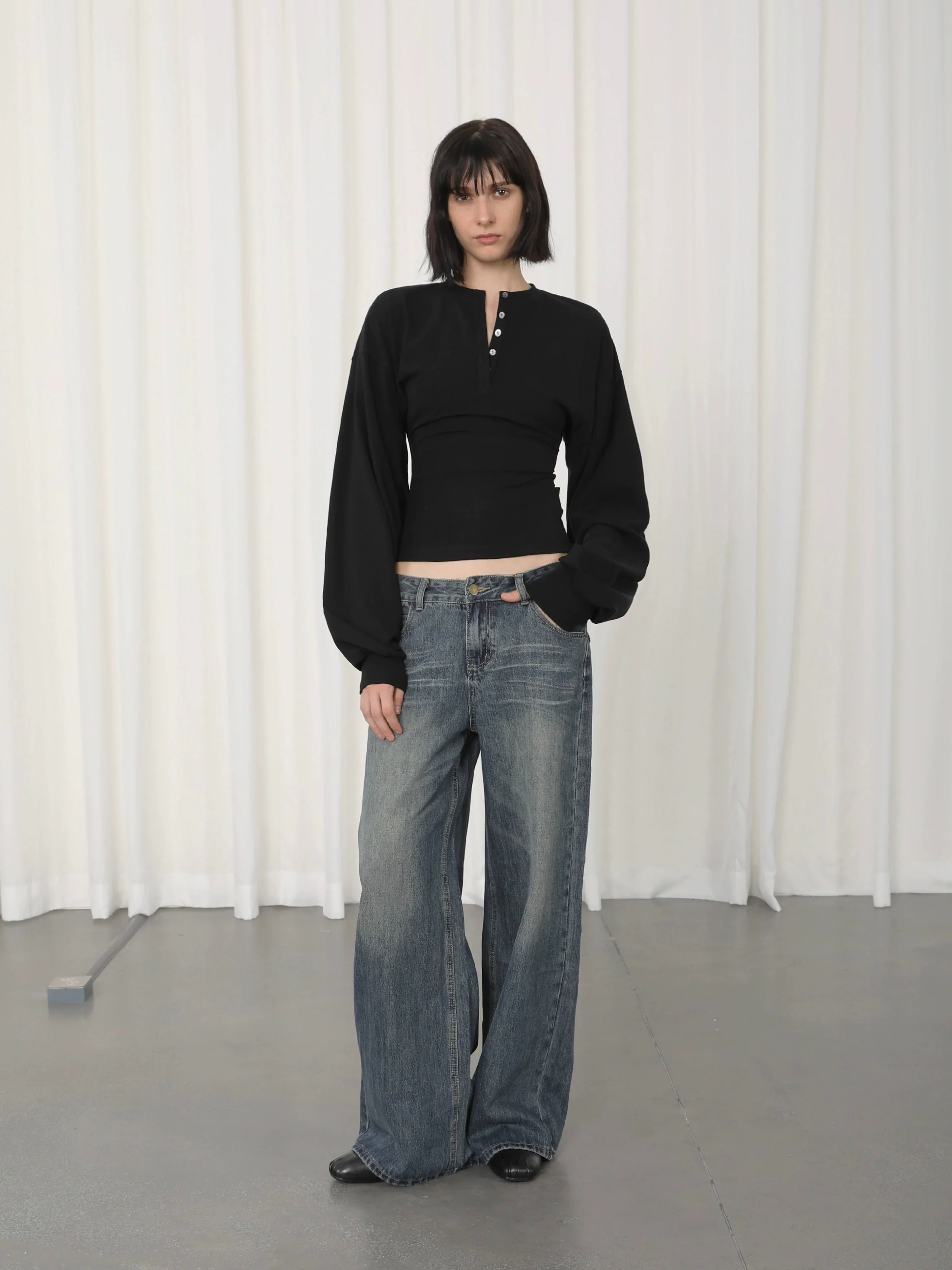 Henley Neck Cinch-Waisted T-Shirt With Balloon Sleeves - Image 8