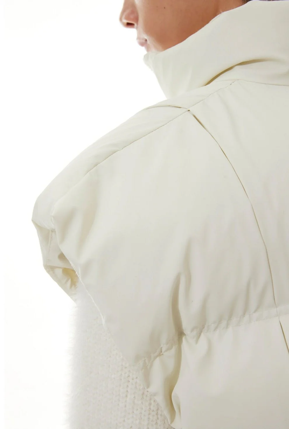 High Collar Taper-Fit Puffer Zip Vest - Image 6