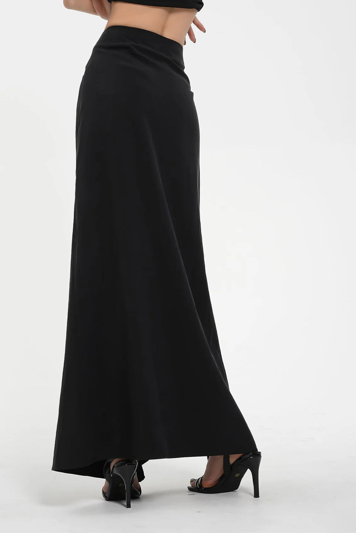 High Waist Ruffled Maxi Skirt with Floral Detail and Side Slit - Image 6