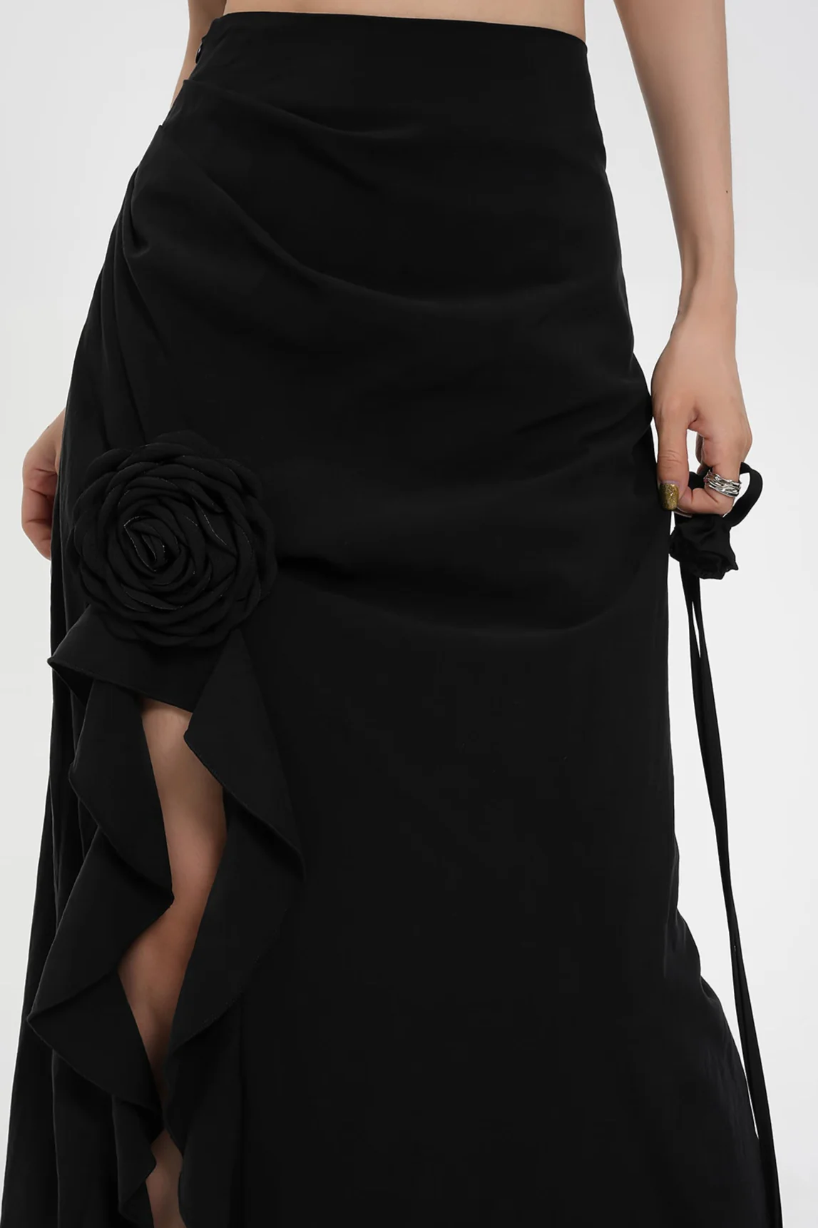 High Waist Ruffled Maxi Skirt with Floral Detail and Side Slit - Image 8