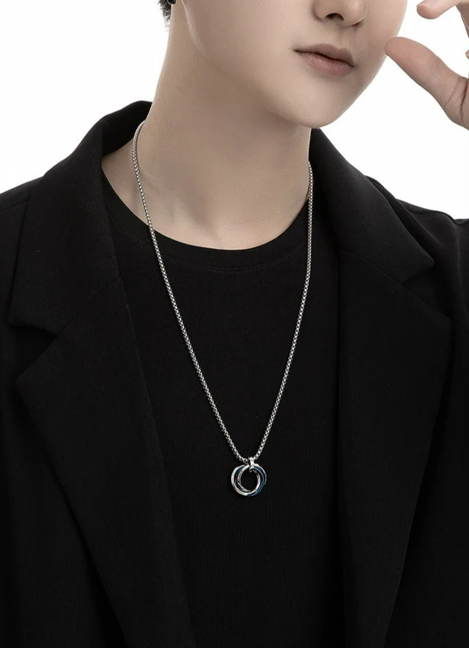 Interlocking Ring Pendant Necklace - Image 5