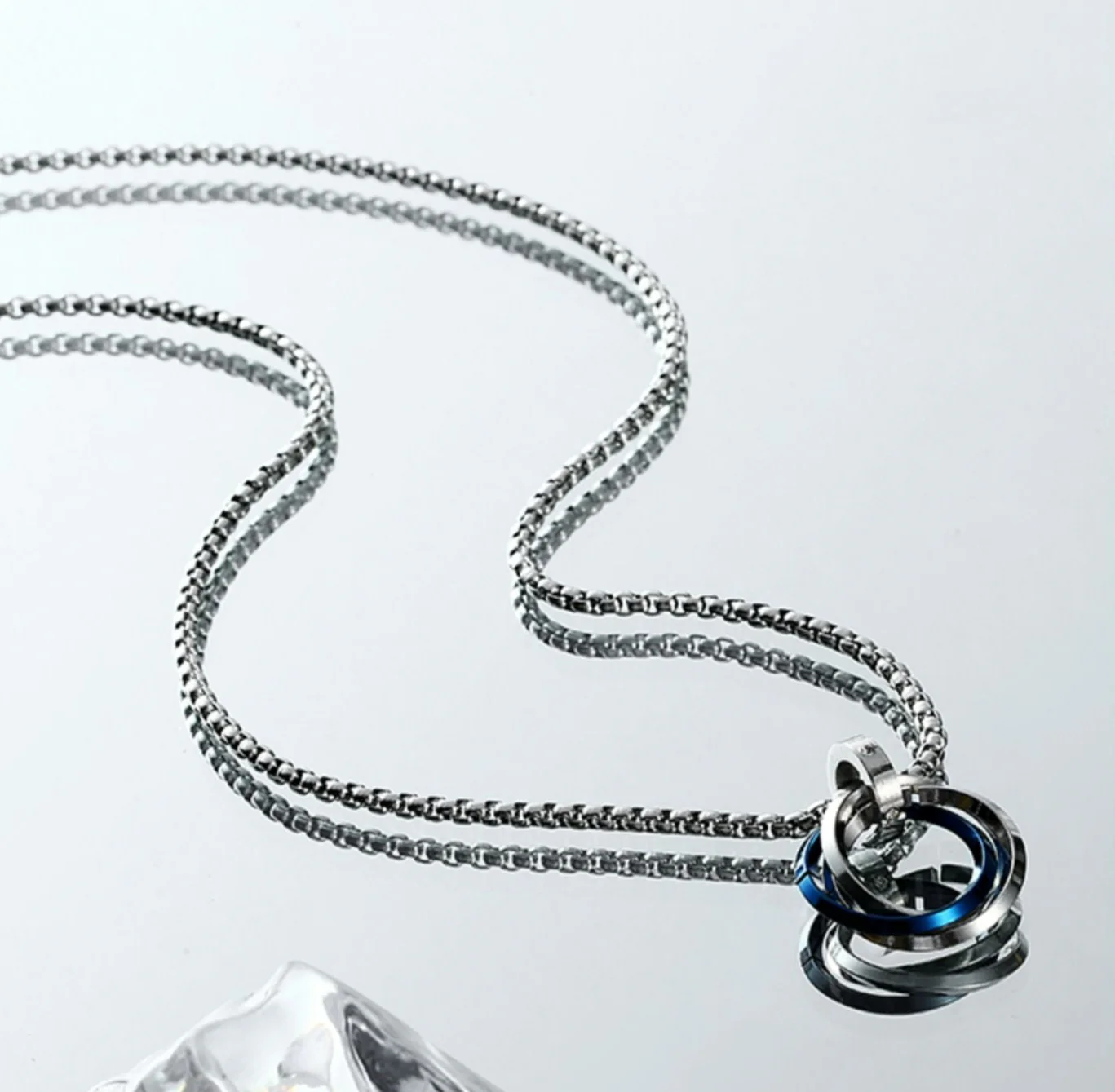 Interlocking Ring Pendant Necklace - Image 8