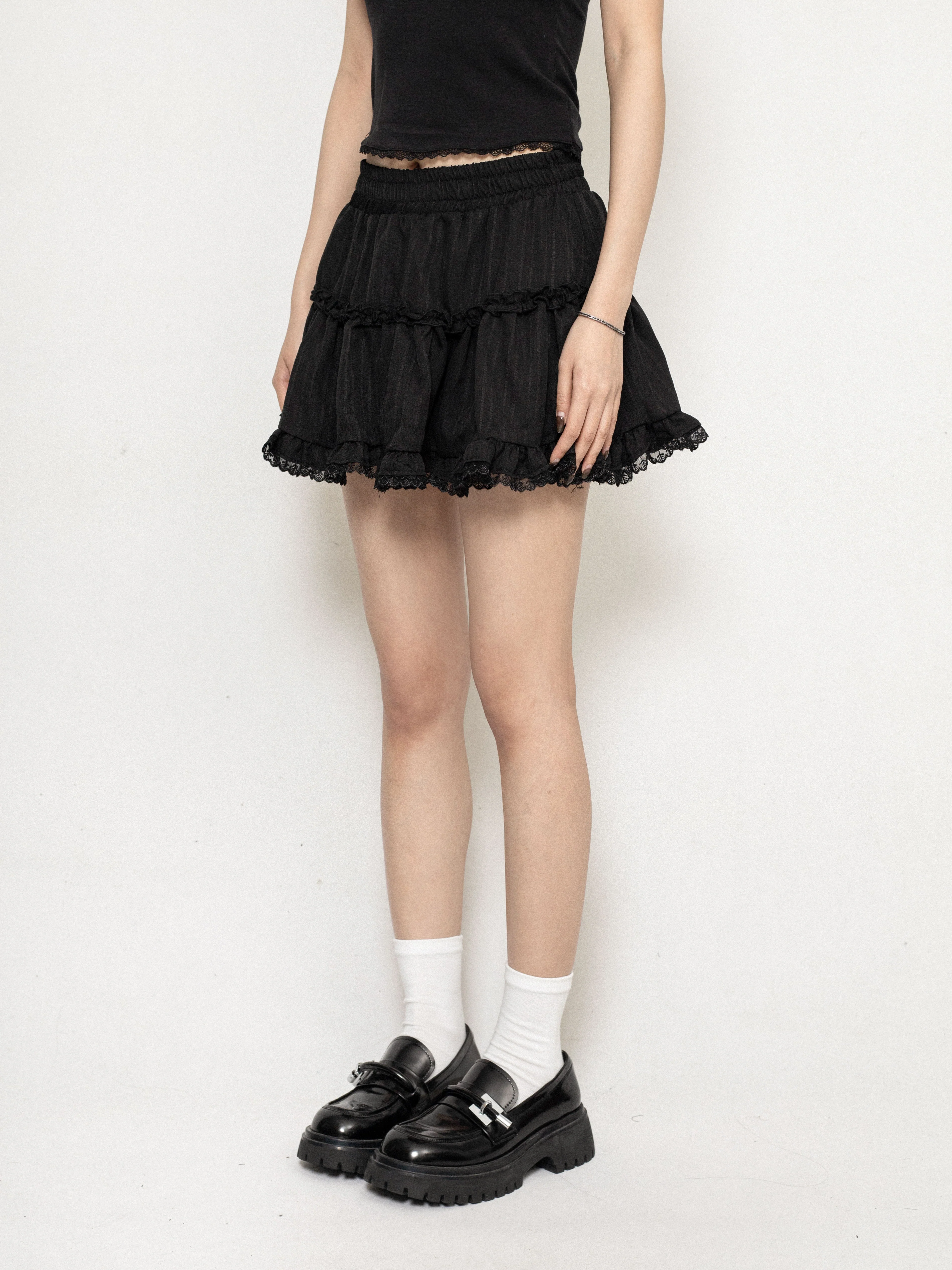 Layered Ruffle Mini Skirt with Lace Trim - Image 3