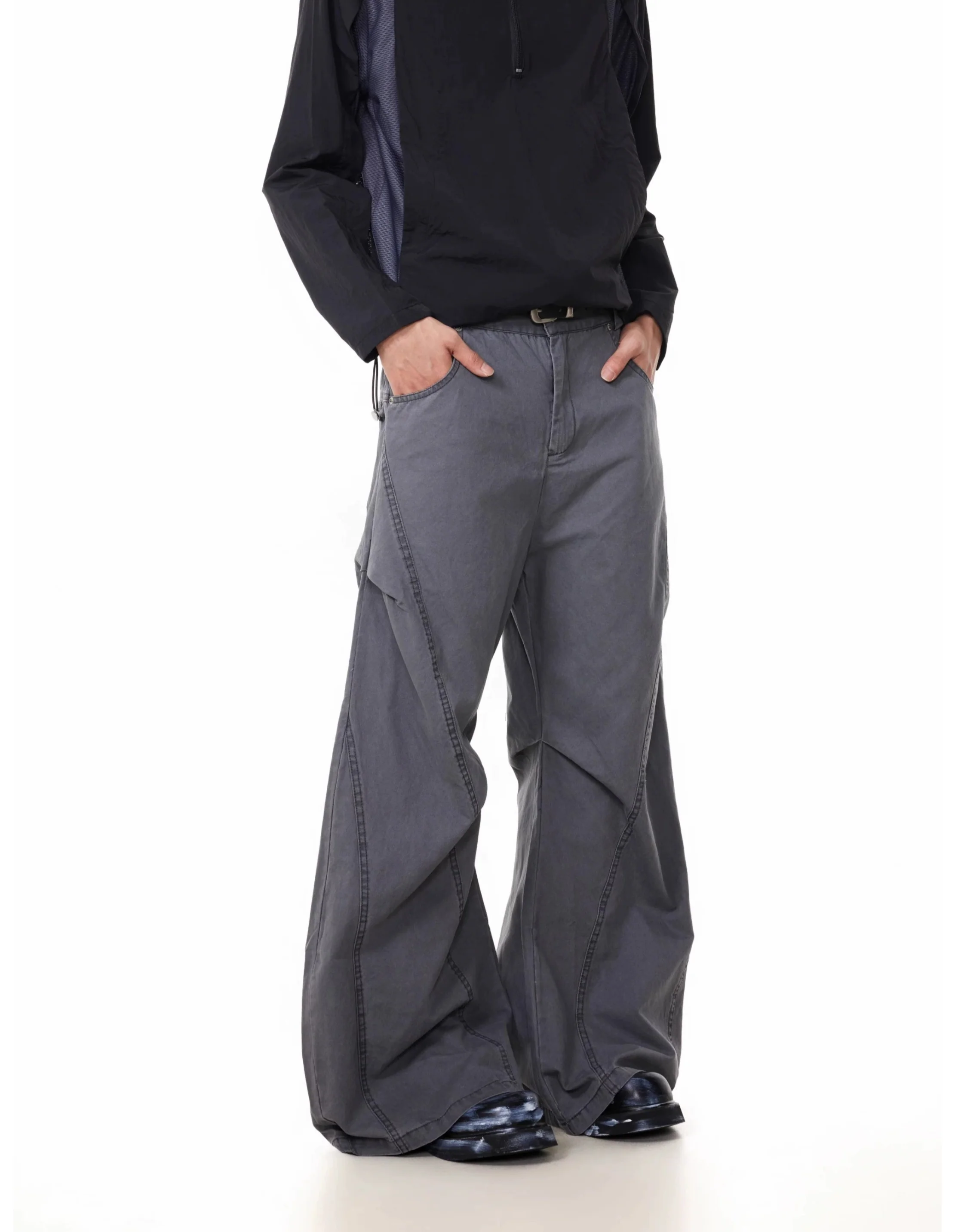 Low-Rise Cargo Barrel-Balloon Denim Jeans - Image 4