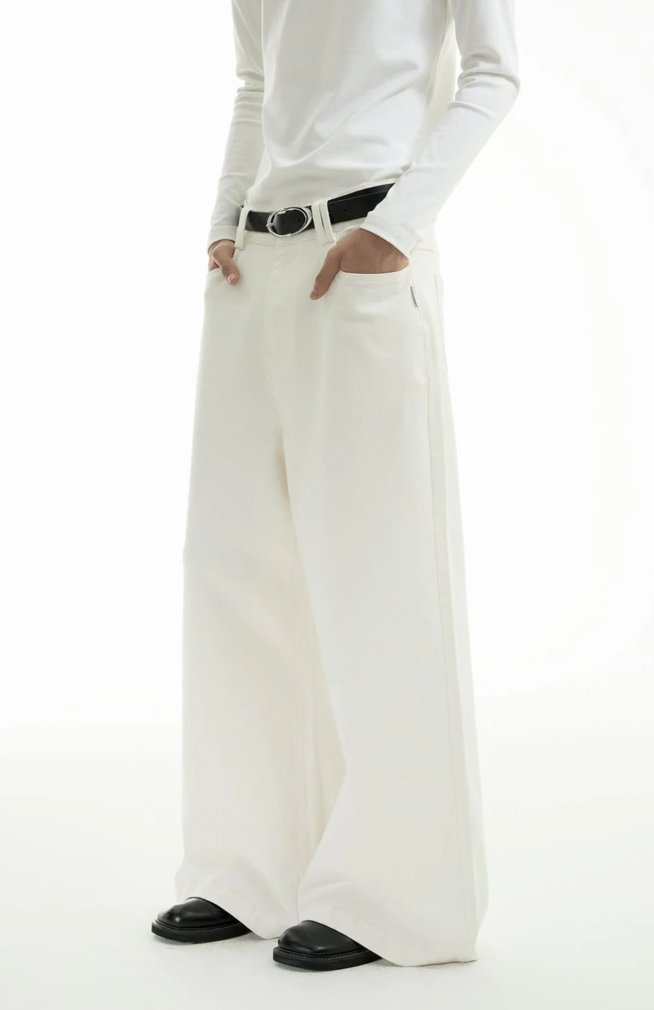 Low Waist Wide Leg Denim Jeans with Pockets - Image 3