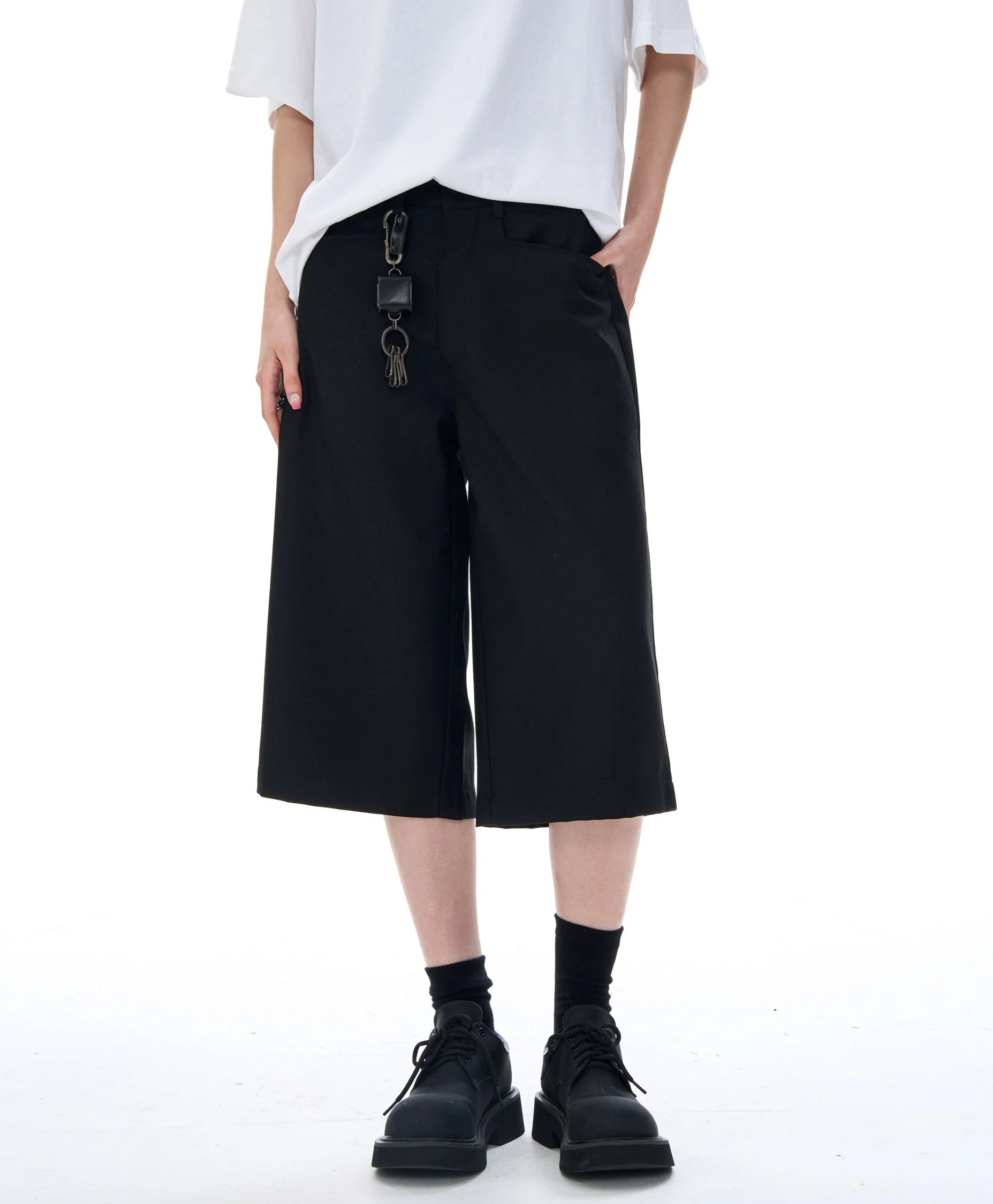 Mid Waist Wide Leg Bermuda Shorts - Image 7