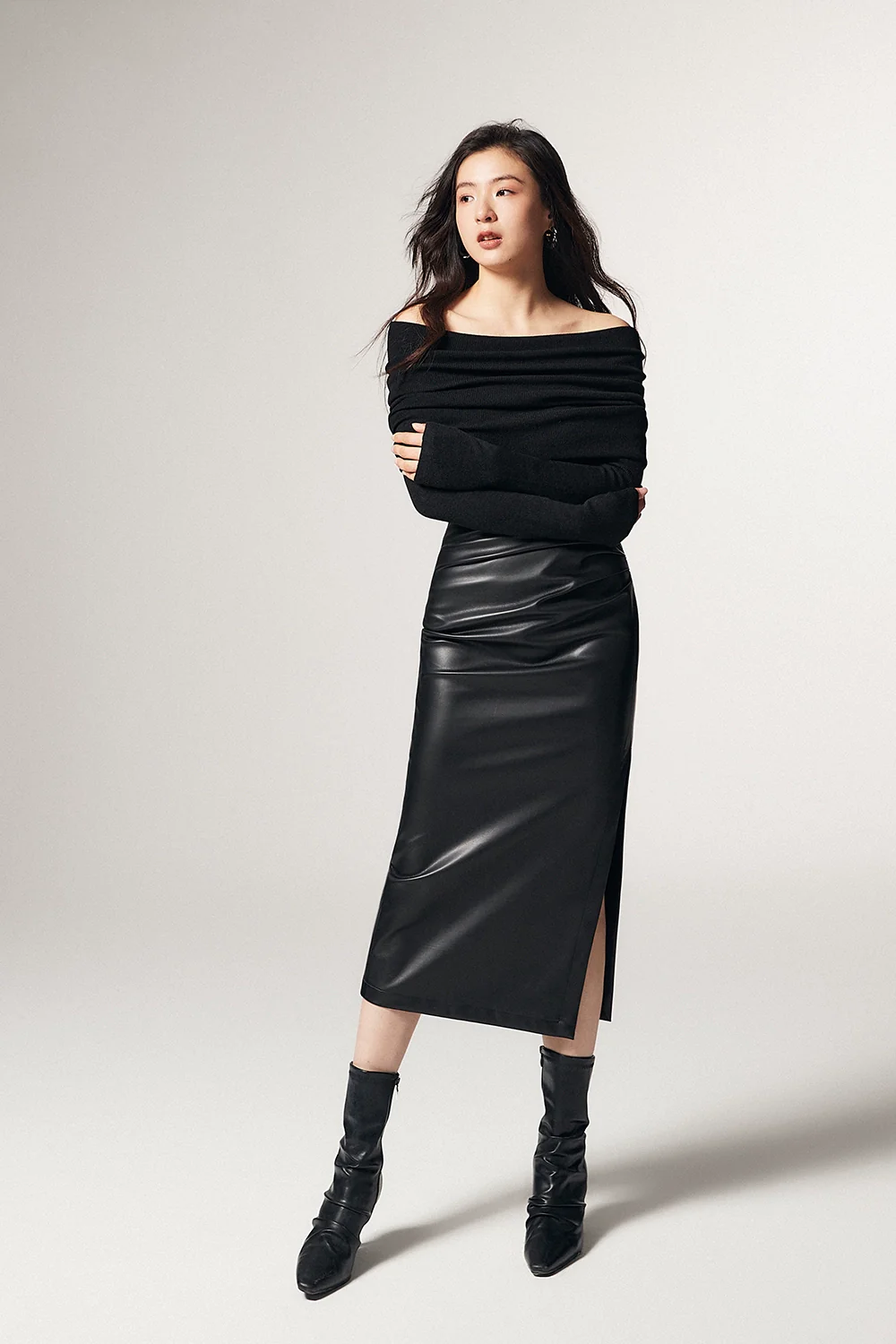 Off-Shoulder Ribbed Knit Layered Long Sleeve Sweater - Image 15