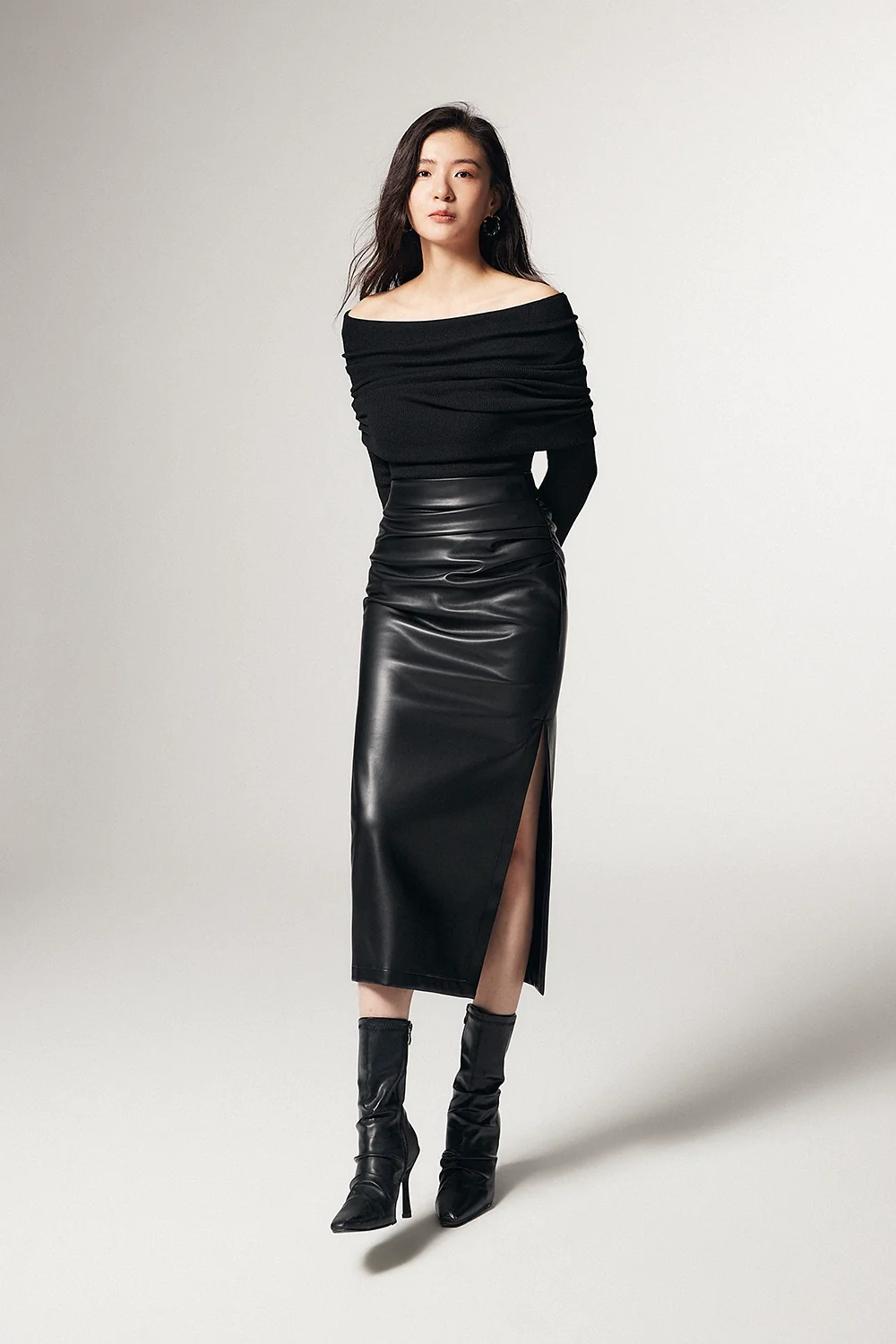 Off-Shoulder Ribbed Knit Layered Long Sleeve Sweater - Image 16