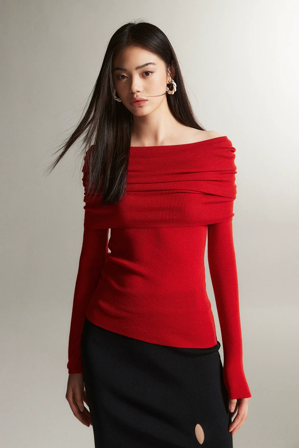 Off-Shoulder Ribbed Knit Layered Long Sleeve Sweater - Image 17