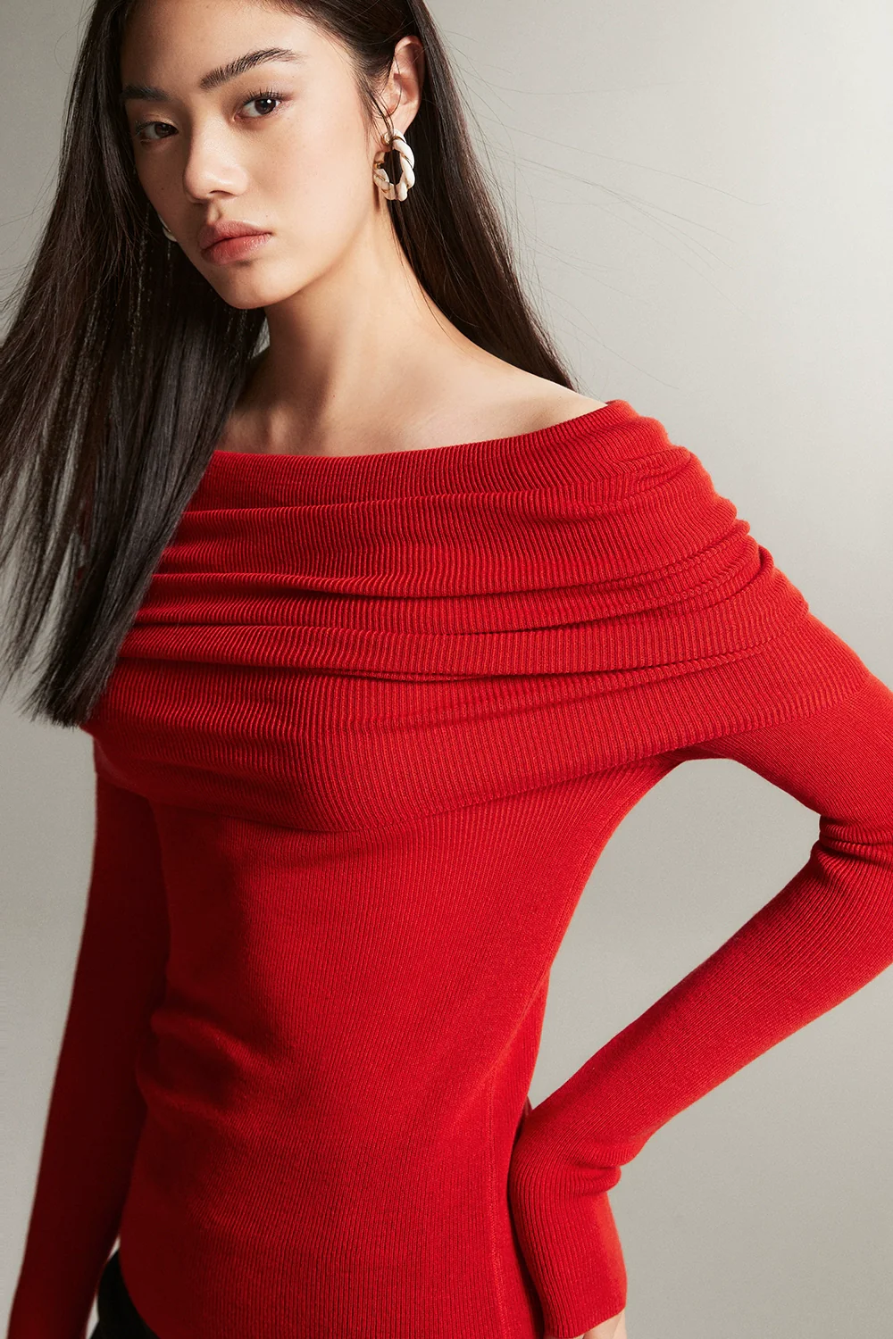 Off-Shoulder Ribbed Knit Layered Long Sleeve Sweater - Image 19