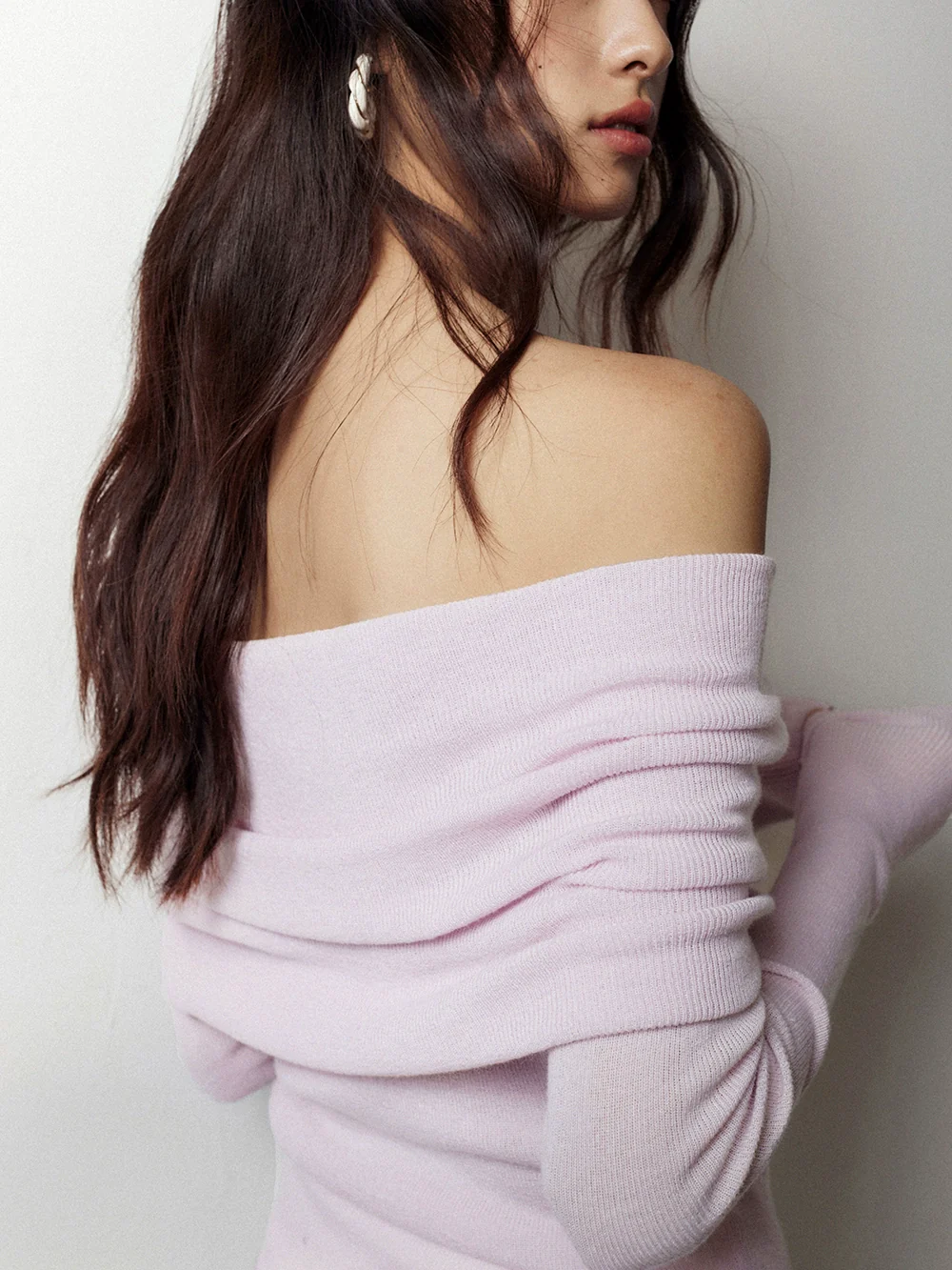 Off-Shoulder Ribbed Knit Layered Long Sleeve Sweater - Image 27