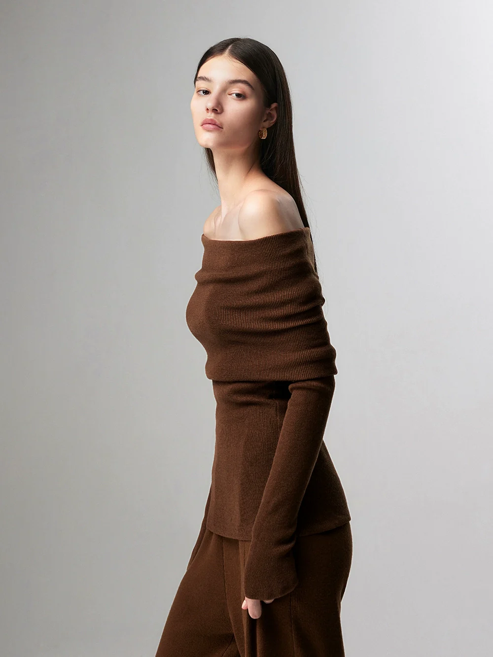 Off-Shoulder Ribbed Knit Layered Long Sleeve Sweater - Image 35