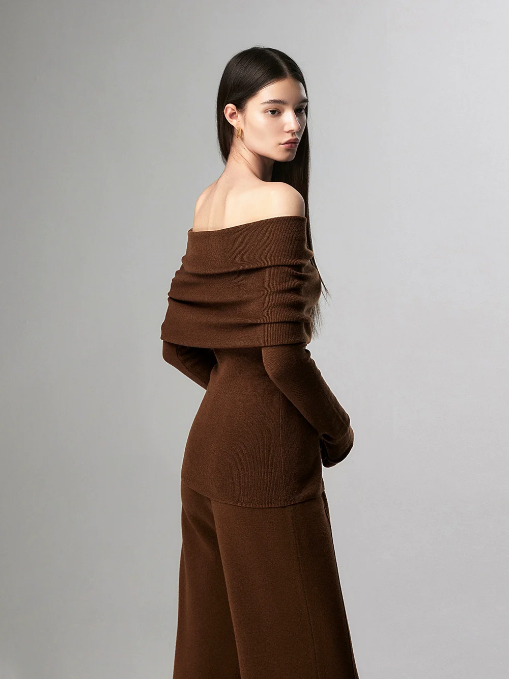 Off-Shoulder Ribbed Knit Layered Long Sleeve Sweater - Image 36