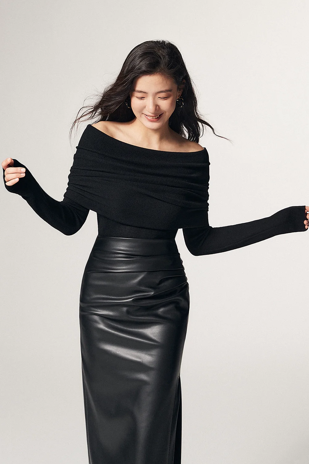 Off-Shoulder Ribbed Knit Layered Long Sleeve Sweater - Image 9