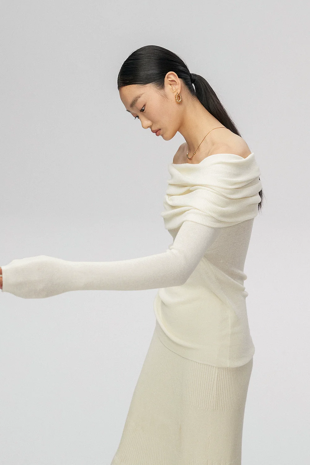 Off-Shoulder Ribbed Knit Long Sleeve Sweater Top - Image 7