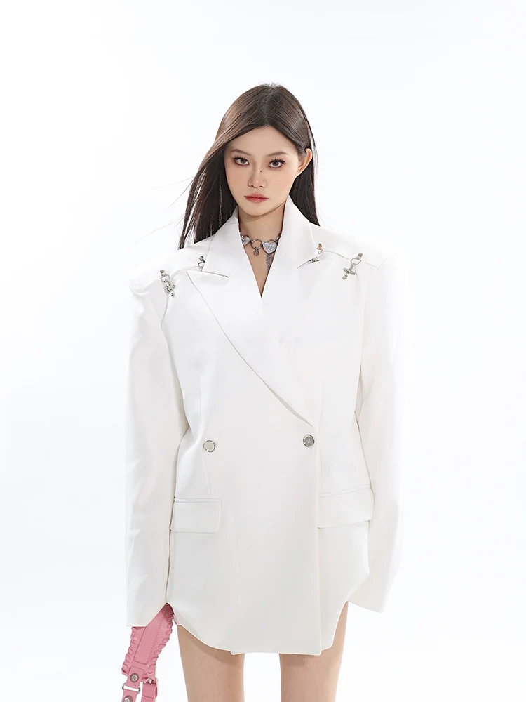 Oversized Blazer with Embellished Lapel Detail - Image 11