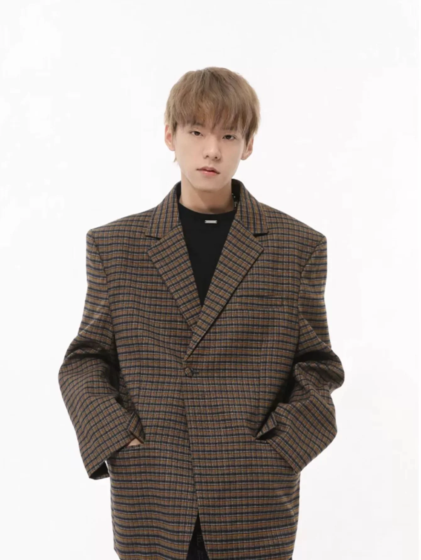 Oversized Checkered Single Breasted Blazer with Structured Shoulders - Image 2
