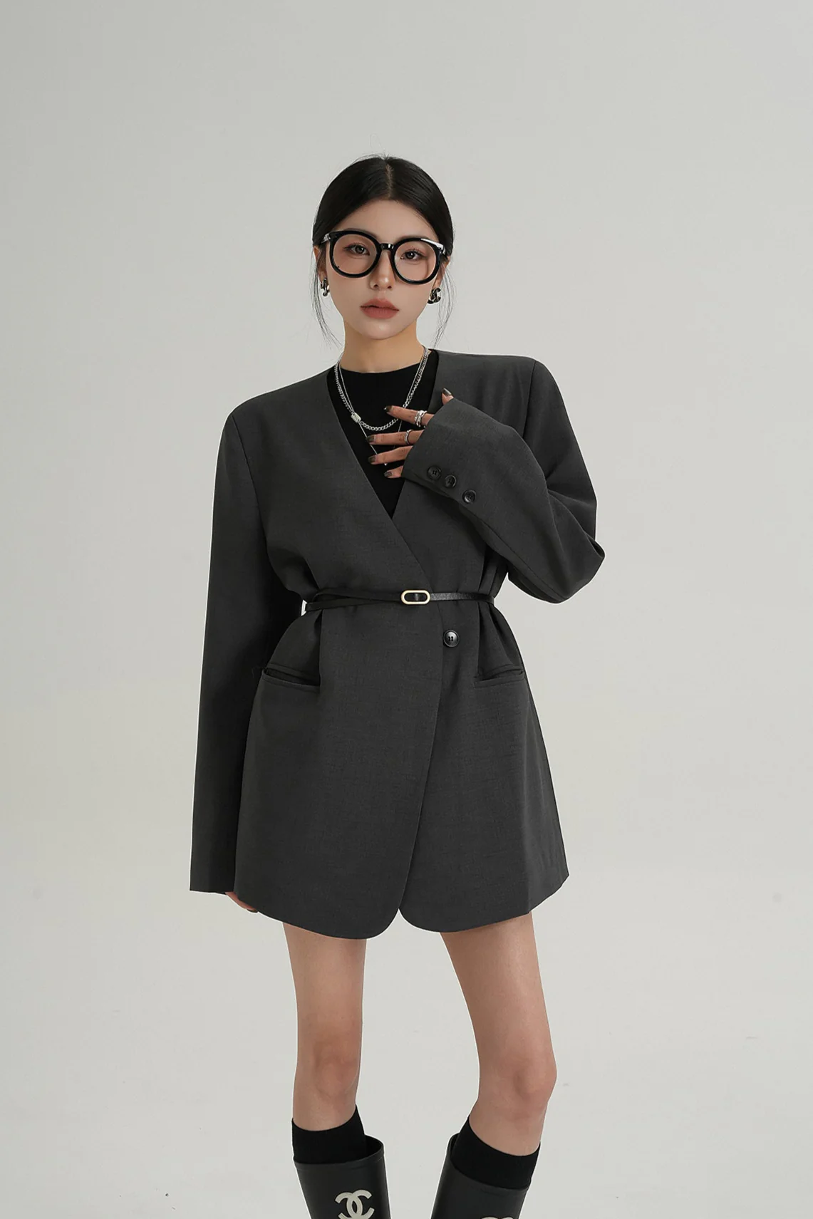 Oversized Lapelless Single-Button Blazer with Belt - Image 10