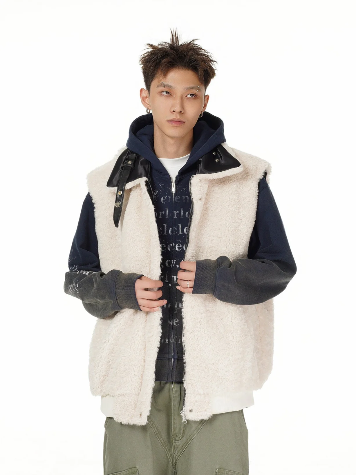 Oversized Reversible Sherpa Lined Zip Vest - Image 4