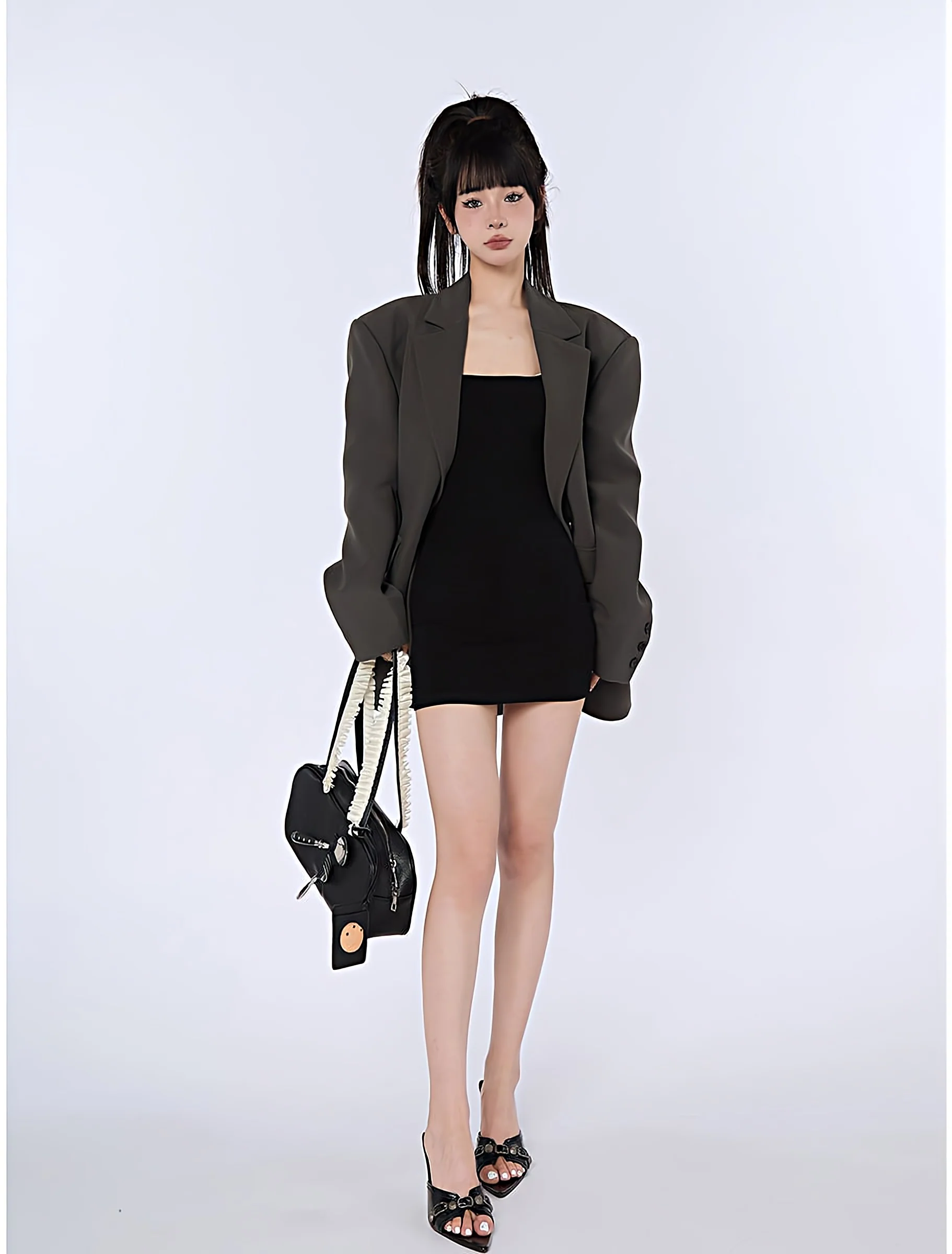 Oversized Solid Blazer with Notch Lapels - Image 3