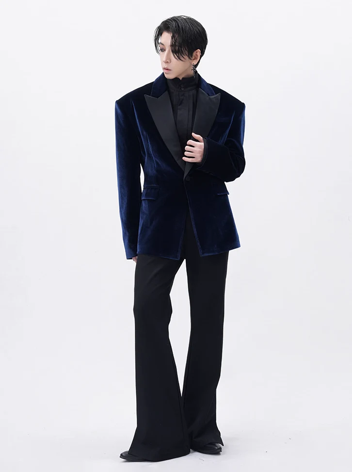Oversized Wide-Fit Velvet Blazer with Contrast Lapel - Image 9